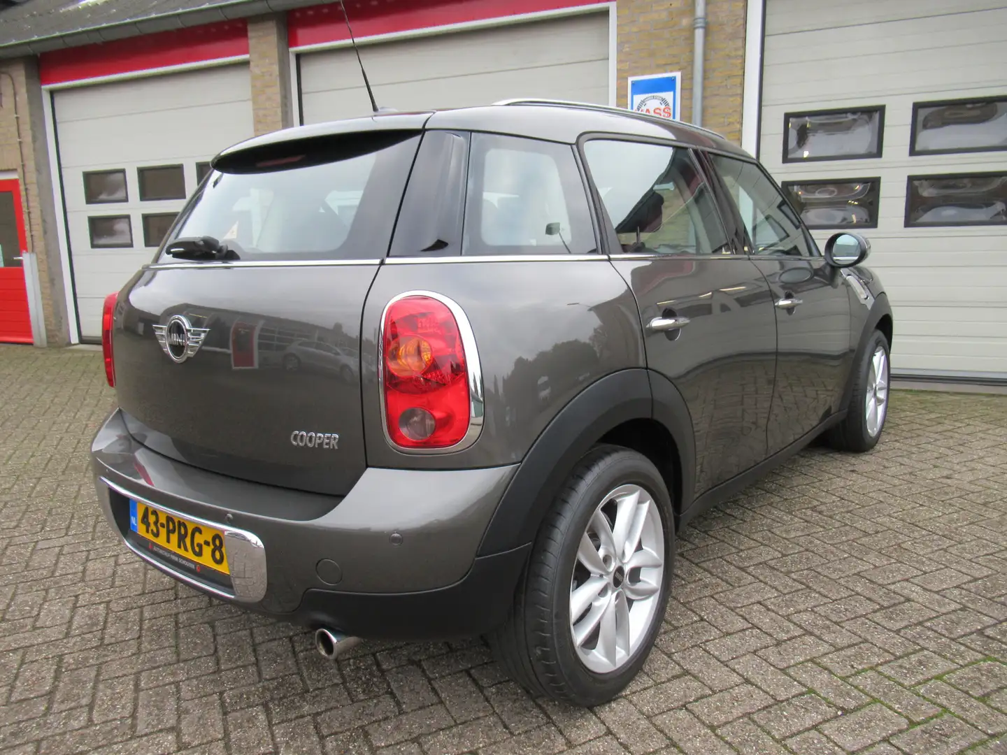 MINI Cooper Countryman Mini 1.6 Chili Gris - 2