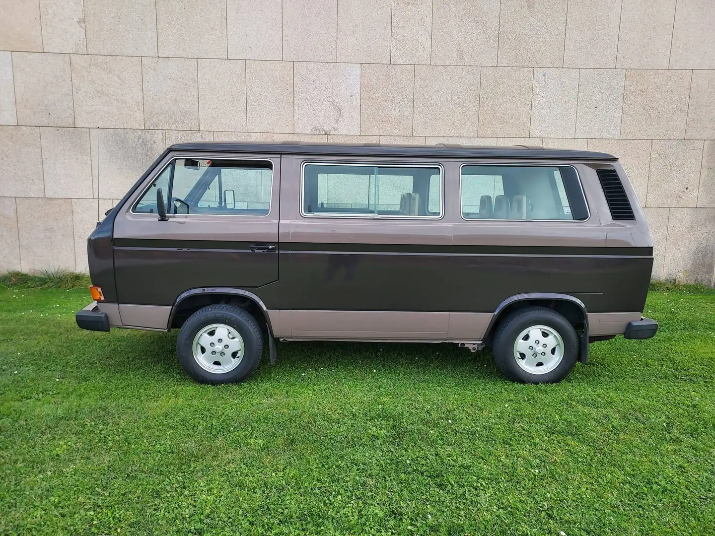 Volkswagen T3 Caravelle Caravelle 2.2 i Marrón - 1