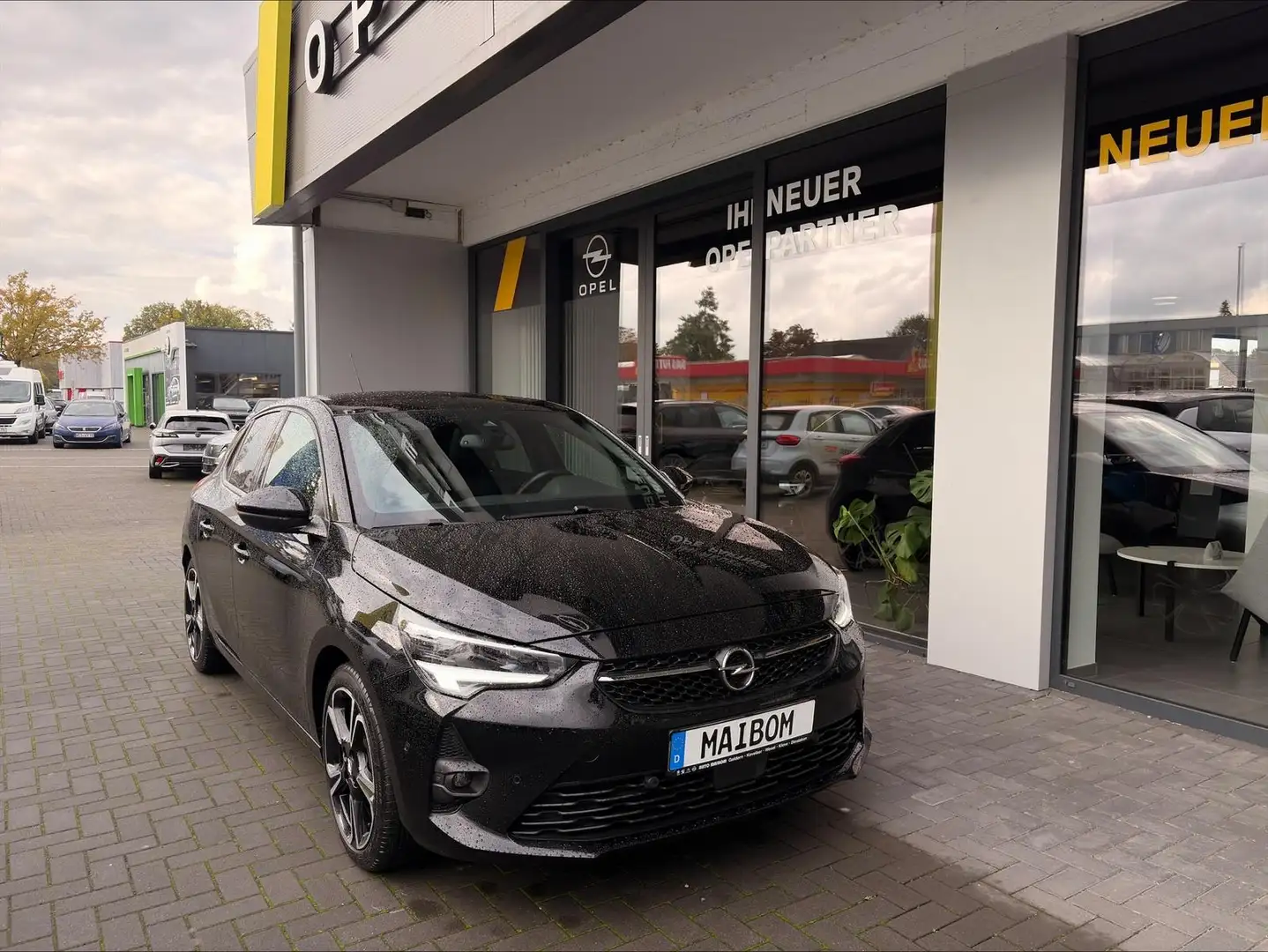 Opel Corsa GS PANO 8FACH ACC NAVI SITZHZ MASSAGE Noir - 1