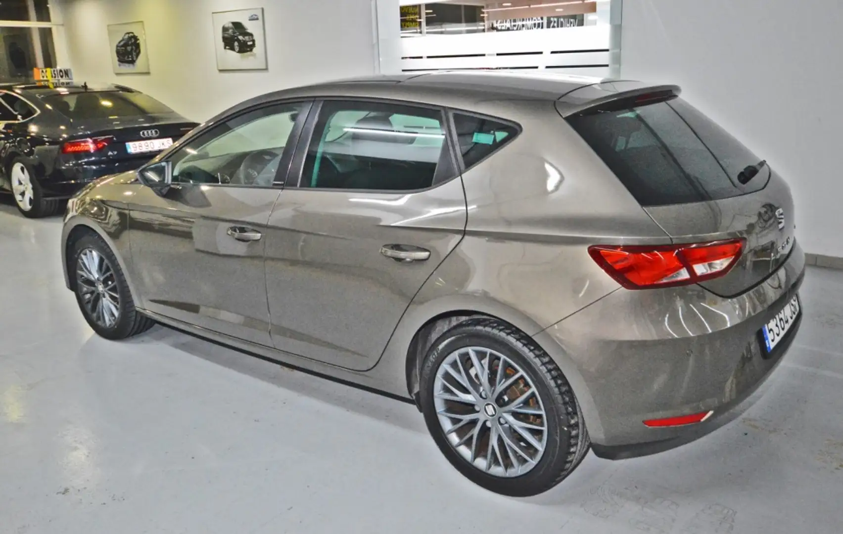 SEAT Leon 1.4 TSI ACT S&S Style DSG7 150 Marrón - 2