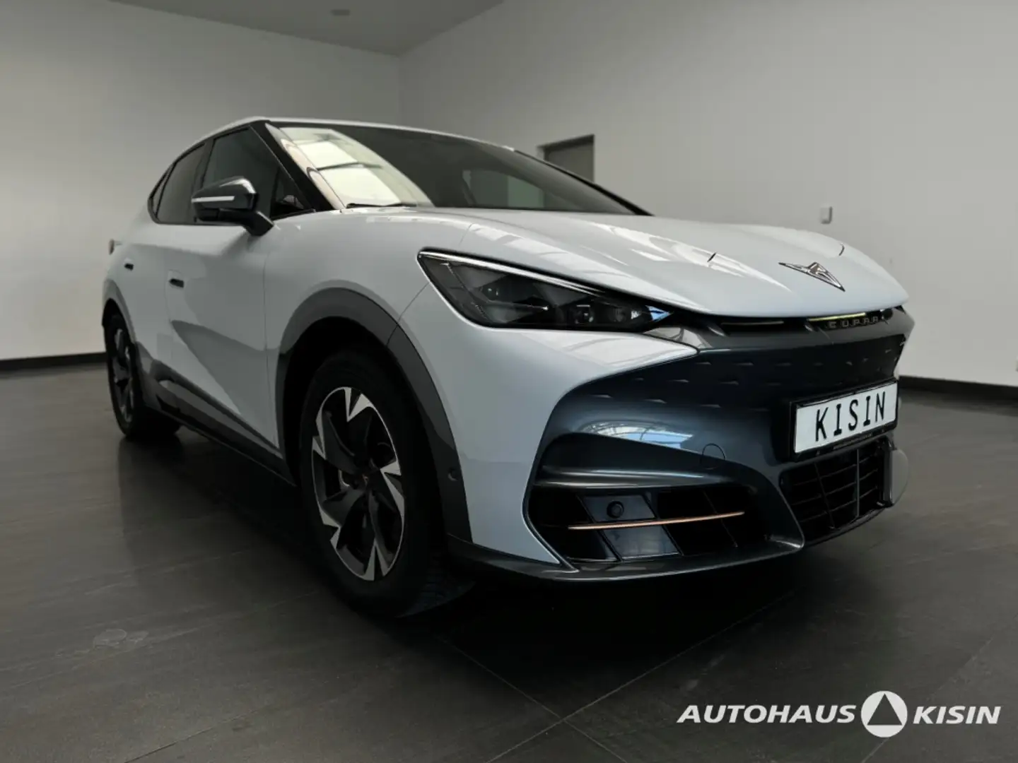 CUPRA Tavascan 210 kW 77kWh Endurance /Navi /LED /ACC/CAM Silber - 2