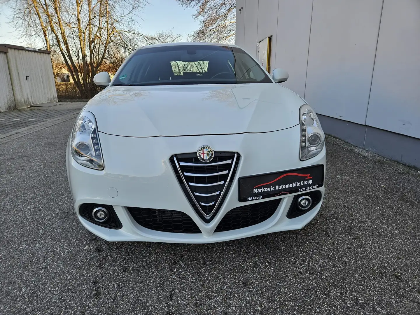 Alfa Romeo Giulietta Turismo Weiß - 1