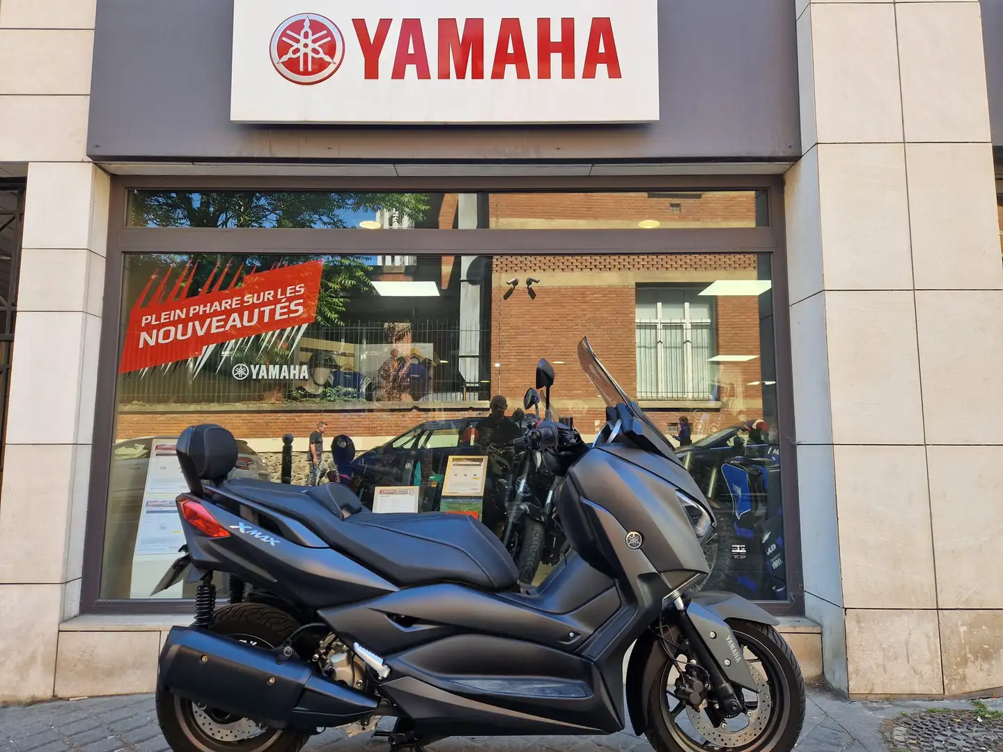 Yamaha X-Max 300 Gris - 1