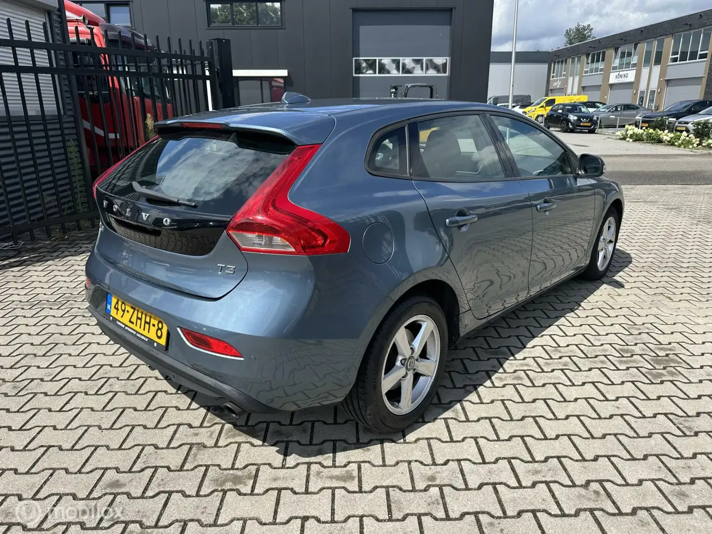 Volvo V40 1.6 T3 Momentum goed onderhouden Kék - 2