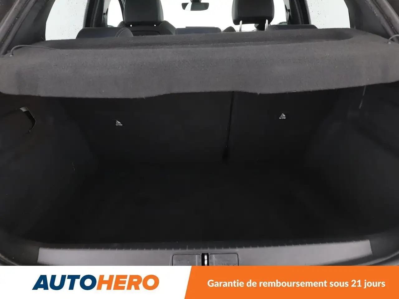 Peugeot 208 208 — photo 17