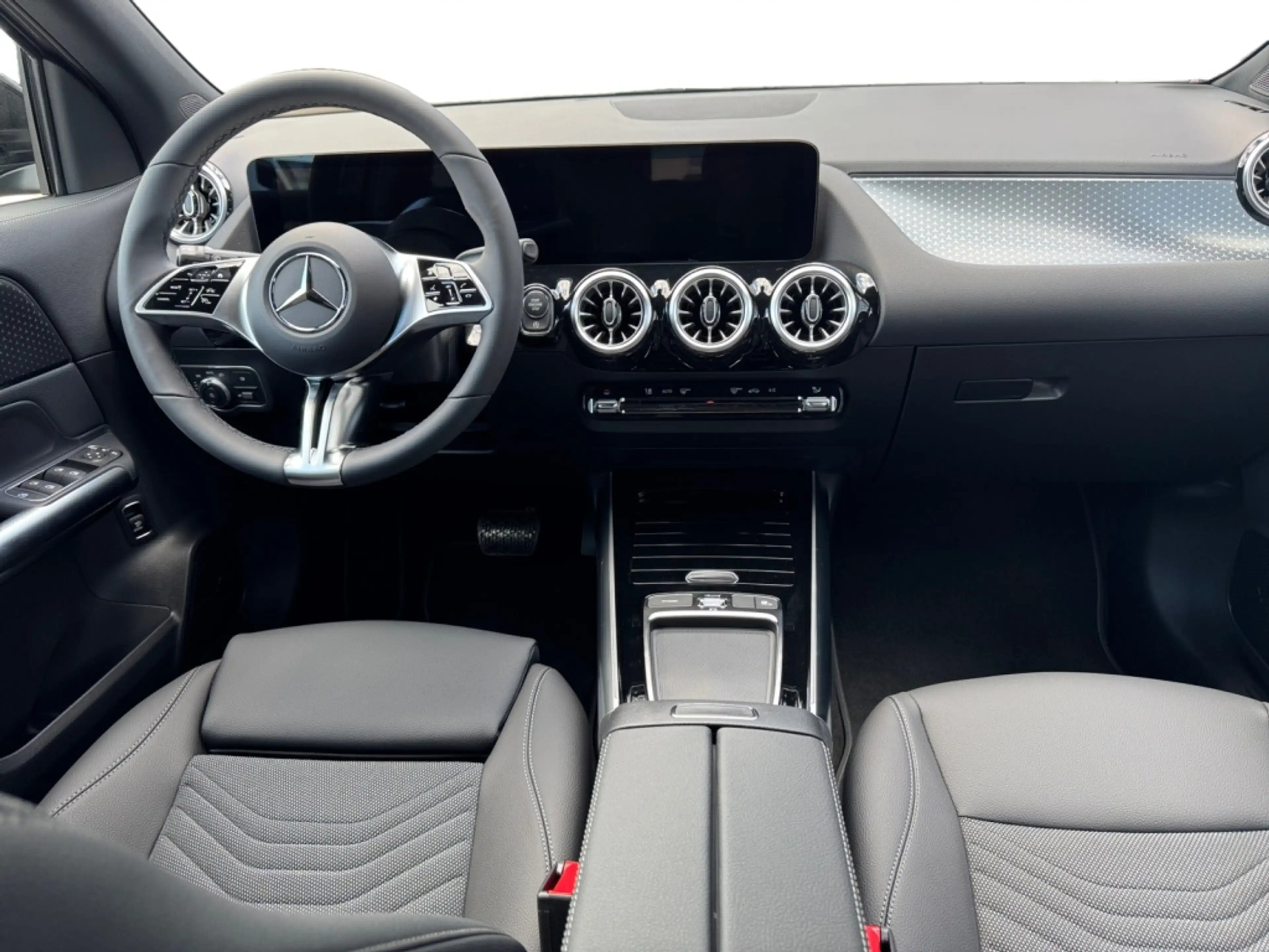Mercedes-Benz GLA 180 MBUX+Progressive+Night+Fahrassist+AHK — photo 5