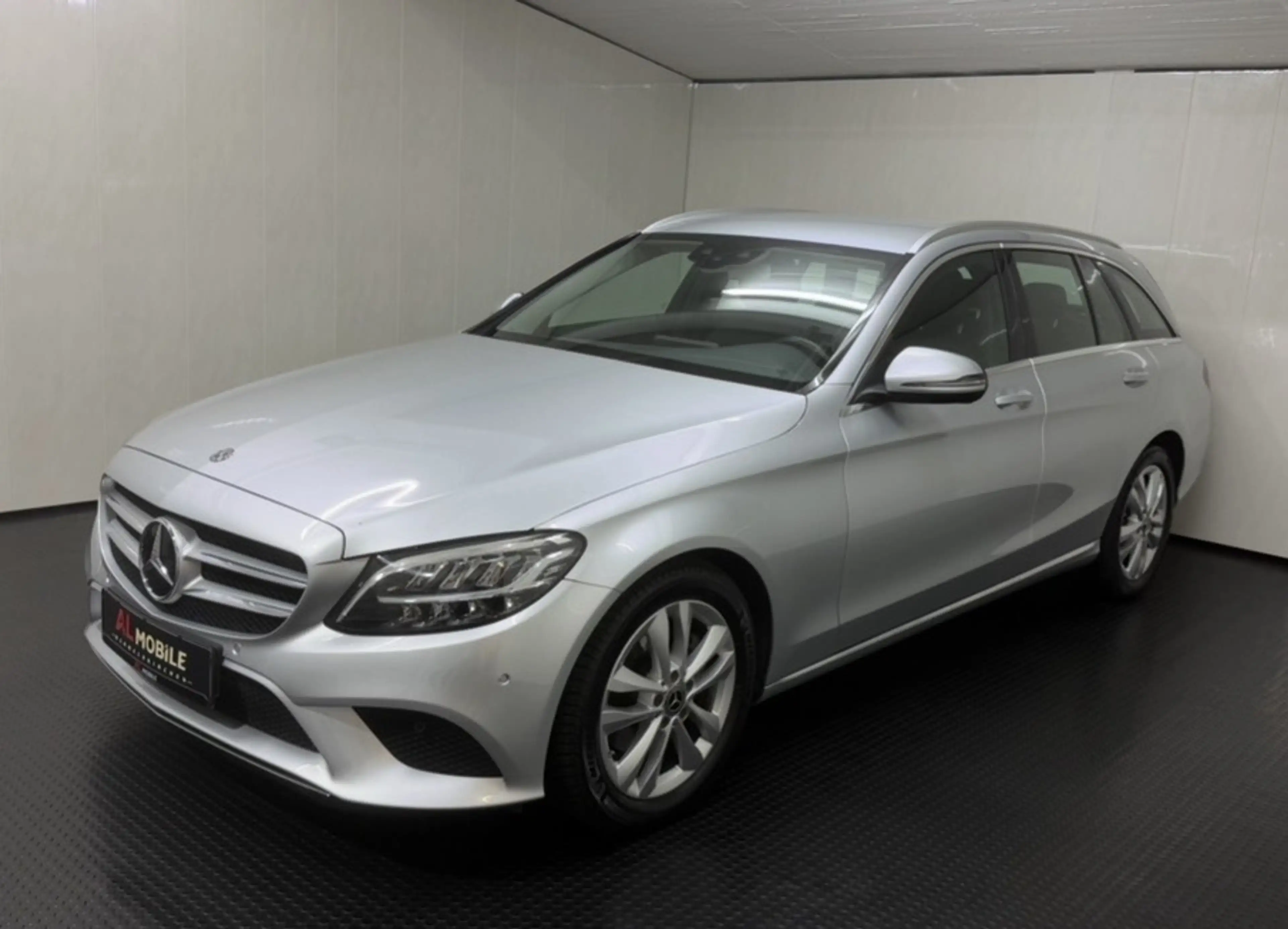 Mercedes-Benz C 220 C 220 d Avantgarde LED*ACC*NAVI*SHZ*AHK*KAMERA