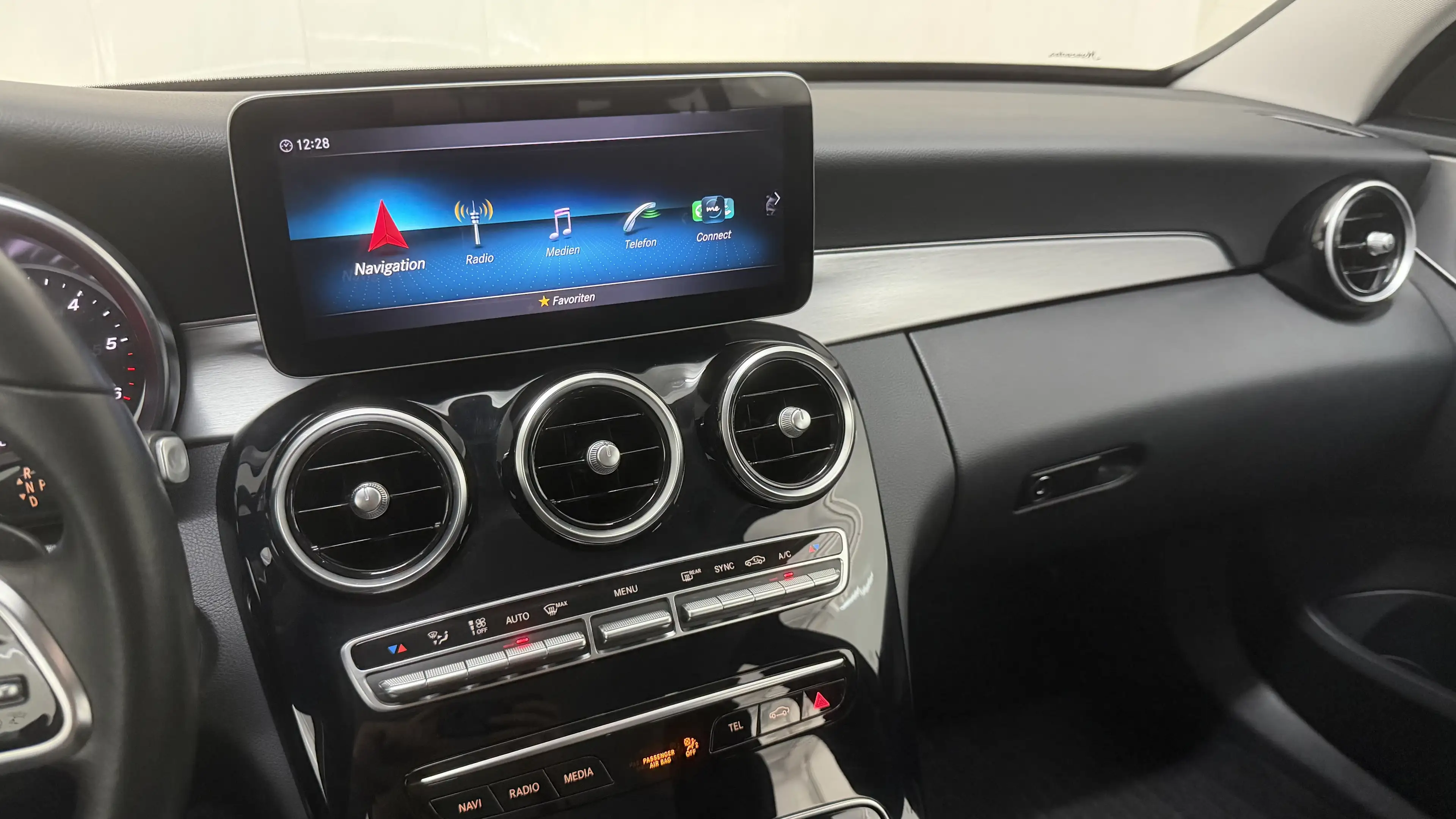 Mercedes-Benz C 220 C 220 d Avantgarde LED*ACC*NAVI*SHZ*AHK*KAMERA — photo 15