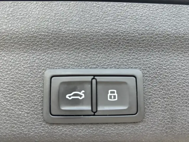 Audi A6 view 10