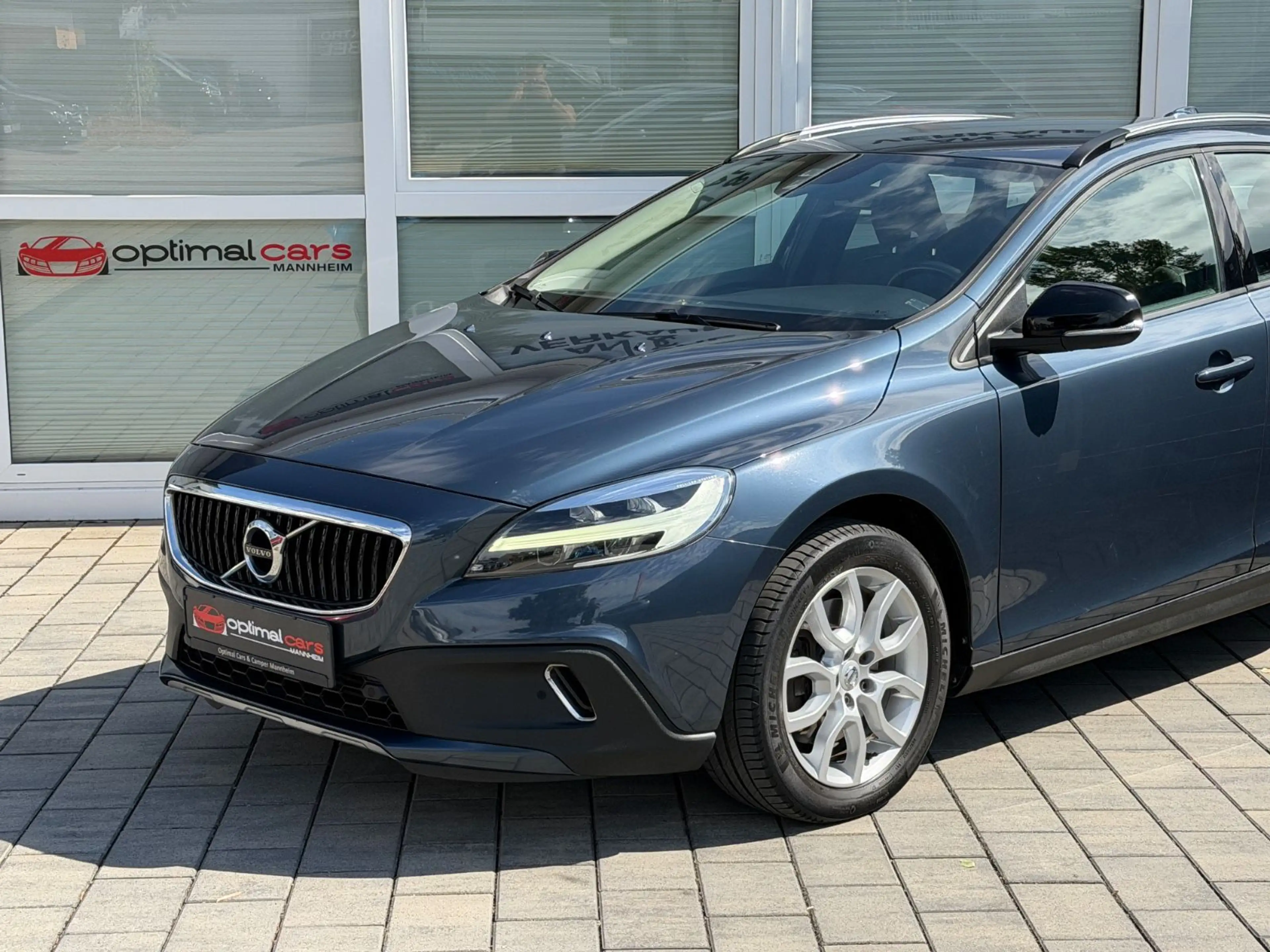 Volvo V40 Cross Country Plus/KAMERA/NAVI/LED/8FACH/2HD — photo 2