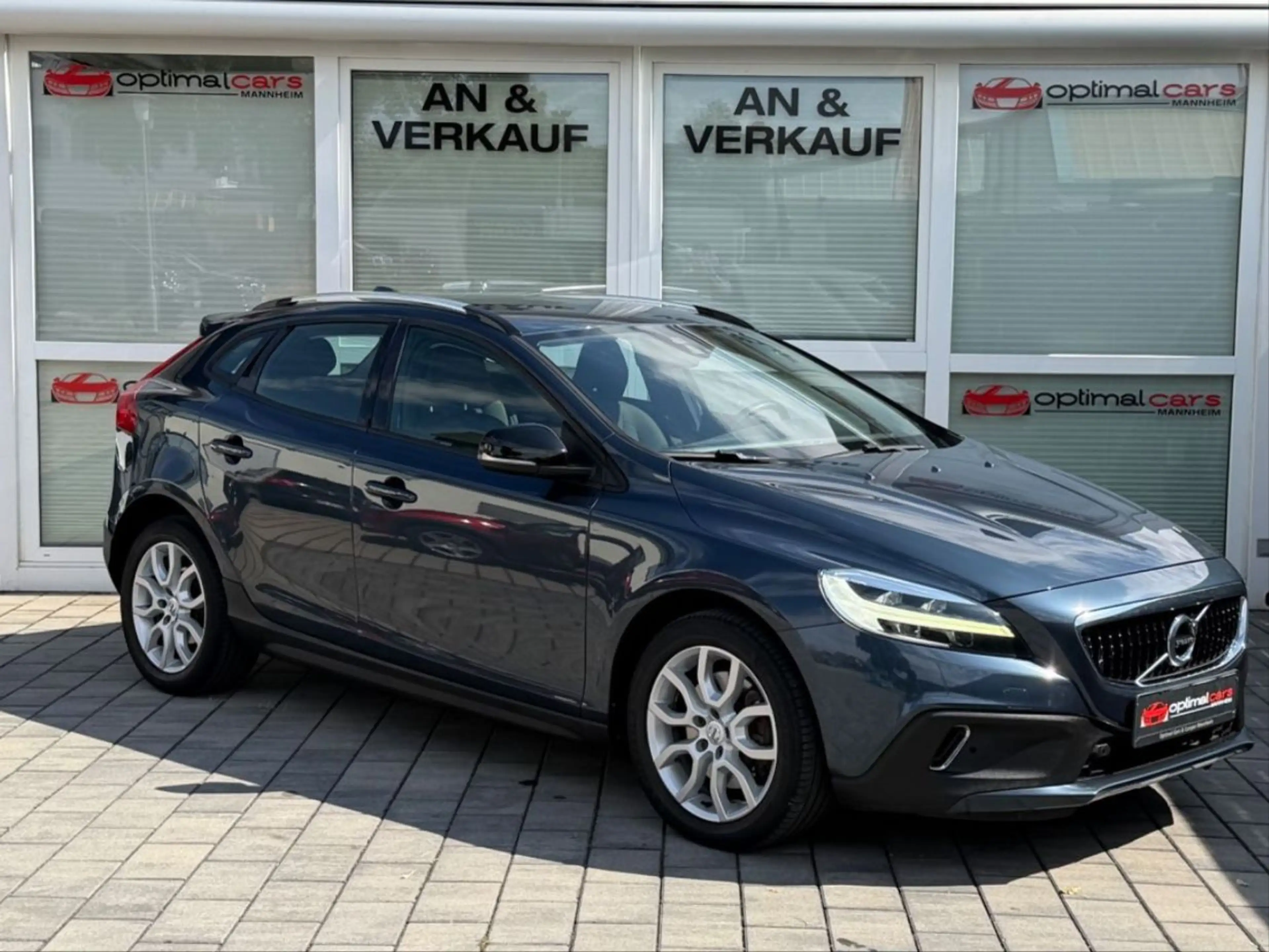 Volvo V40 Cross Country Plus/KAMERA/NAVI/LED/8FACH/2HD — photo 5