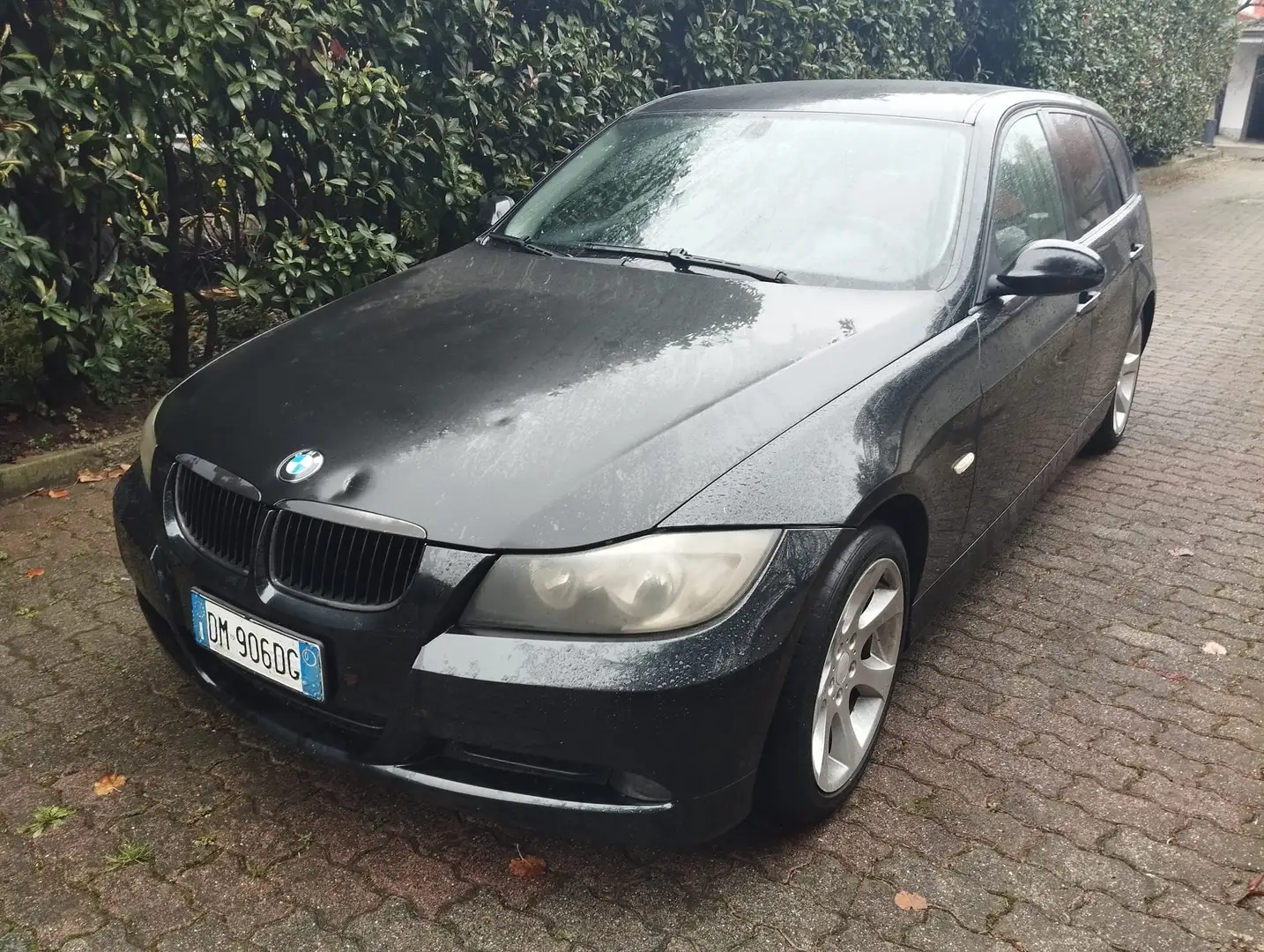 BMW 320 Serie 3 E91 Touring 320d Touring Attiva 177cv Schwarz - 1