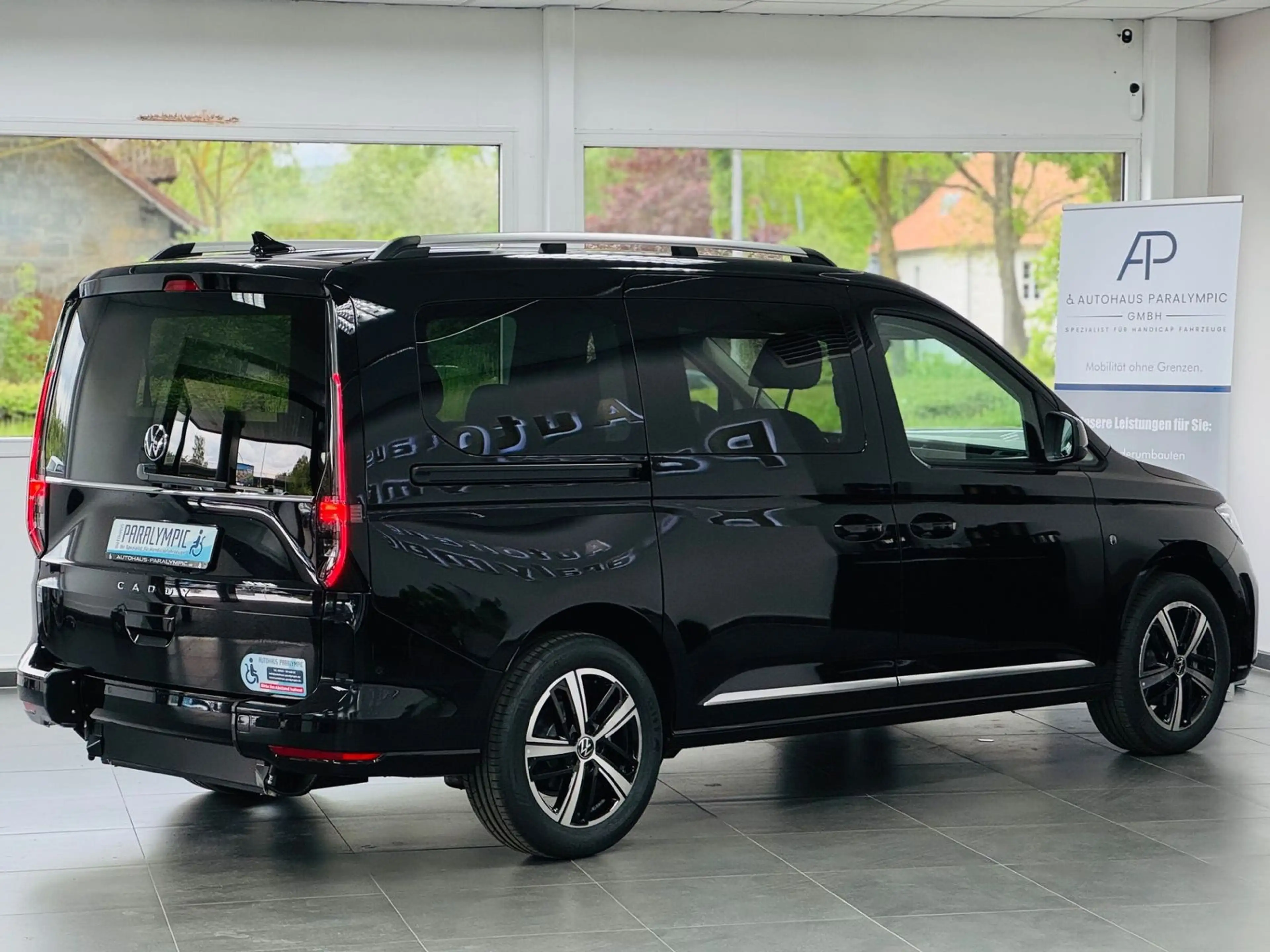 Volkswagen Caddy Maxi Style Rollstuhlgerecht-Rampe NEU — photo 5