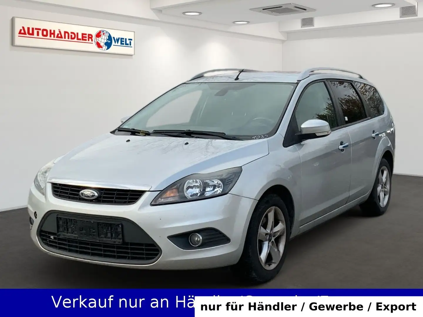 Ford Focus Turnier Style + 1.8 Silber - 1