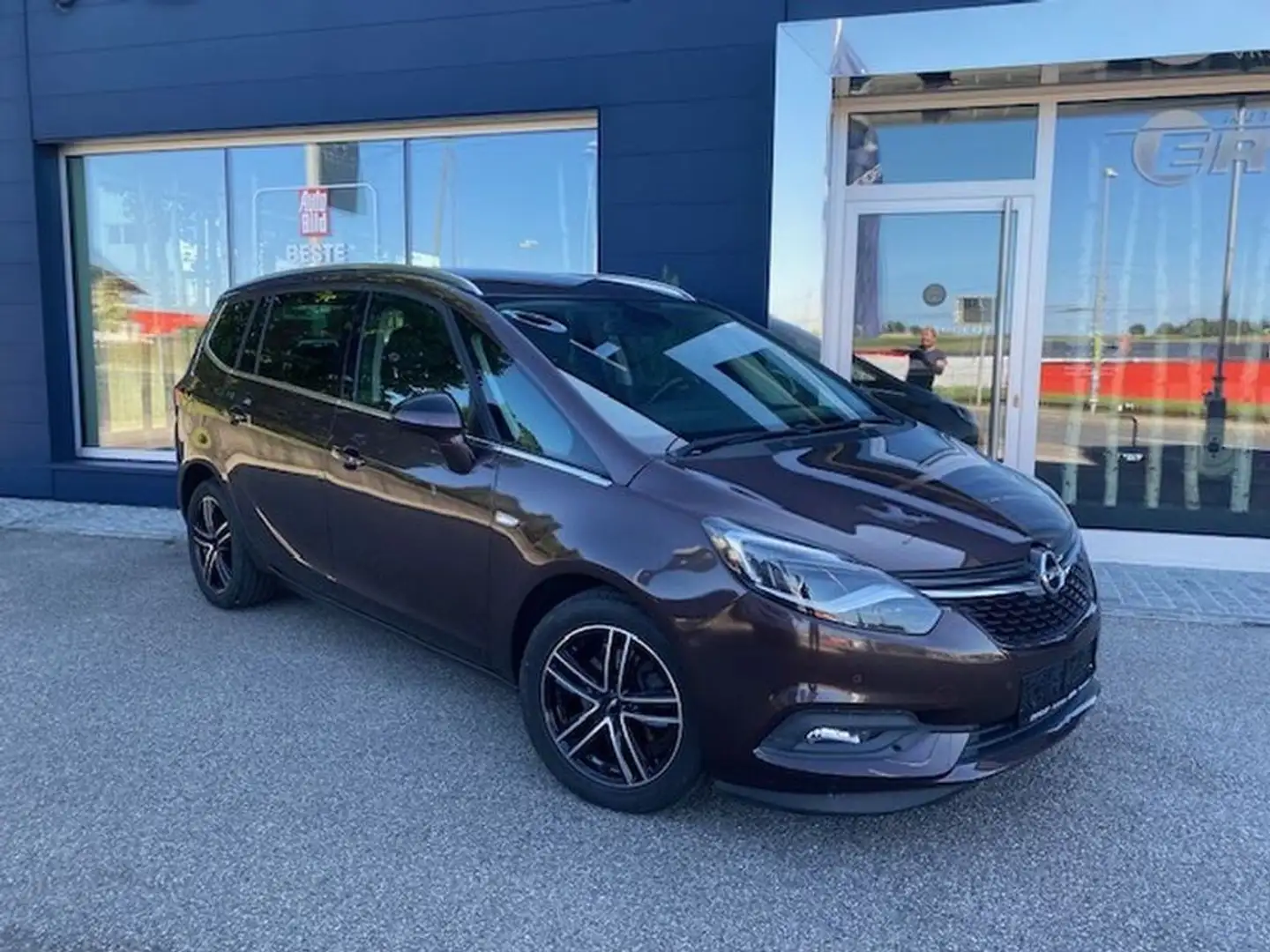 Opel Zafira Tourer 1,6CDTI Navi Rückkamera Sitzheiz Braun - 1