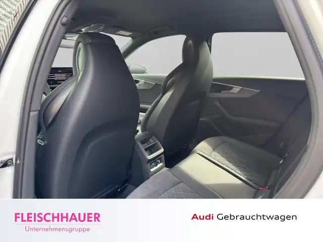 Audi RS4 view 13