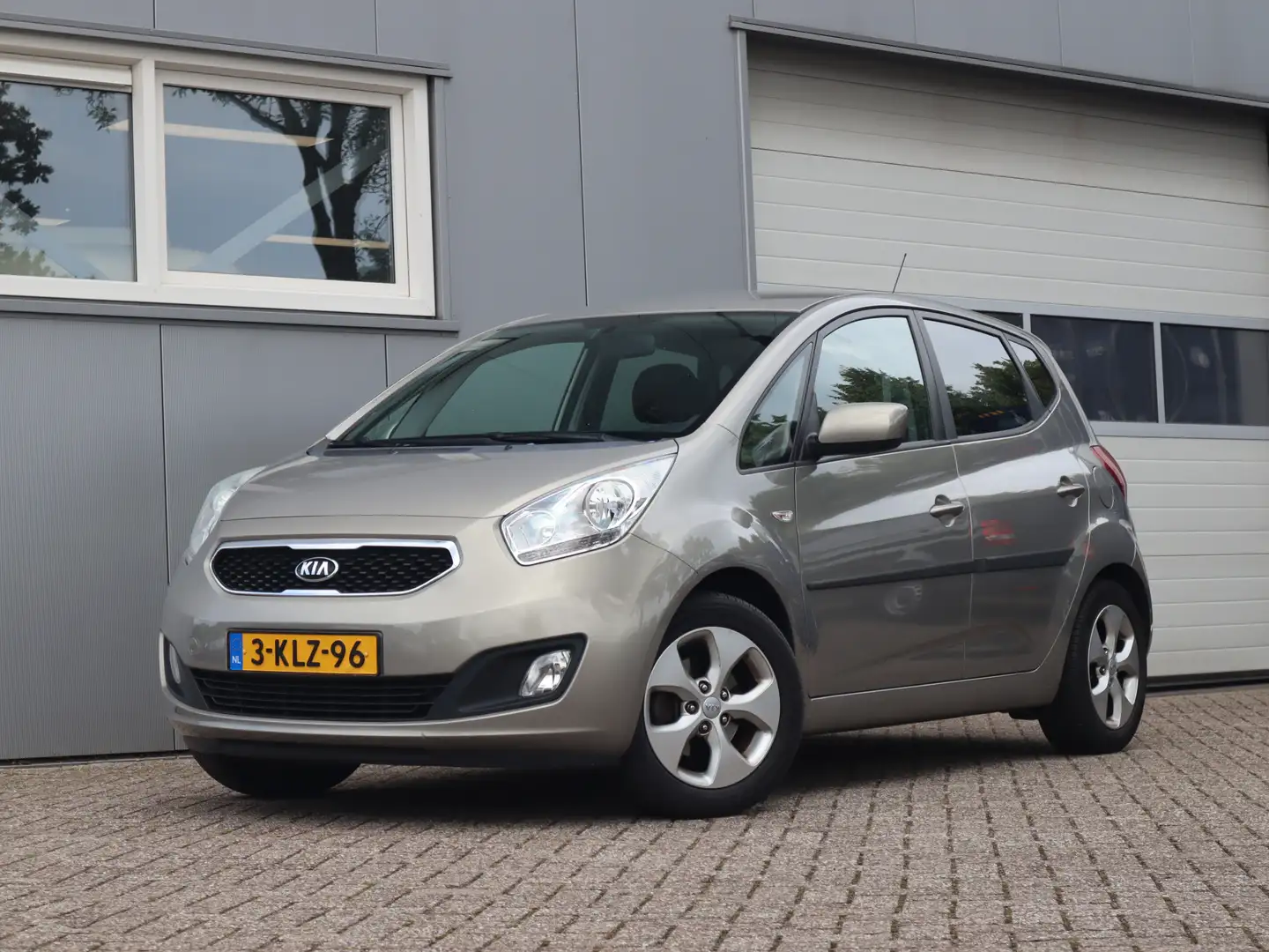 Kia Venga 1.4 CVVT Plus Pack / Trekhaak / Navi / Cruise Cont Gri - 1