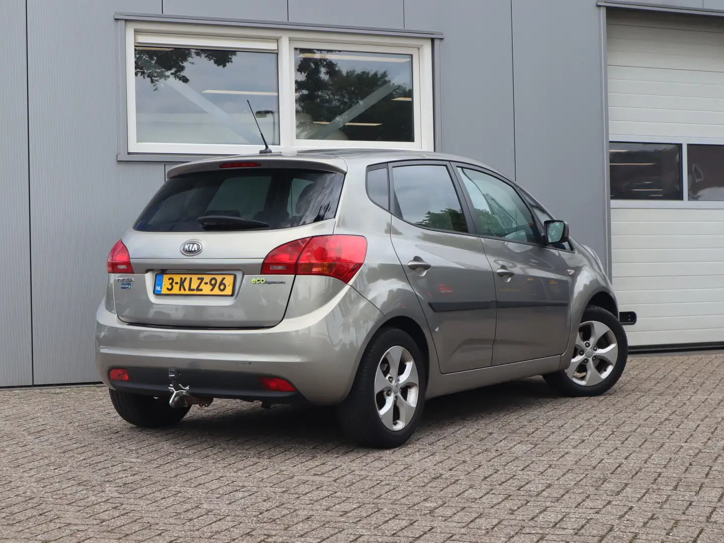 Kia Venga 1.4 CVVT Plus Pack / Trekhaak / Navi / Cruise Cont Gri - 2