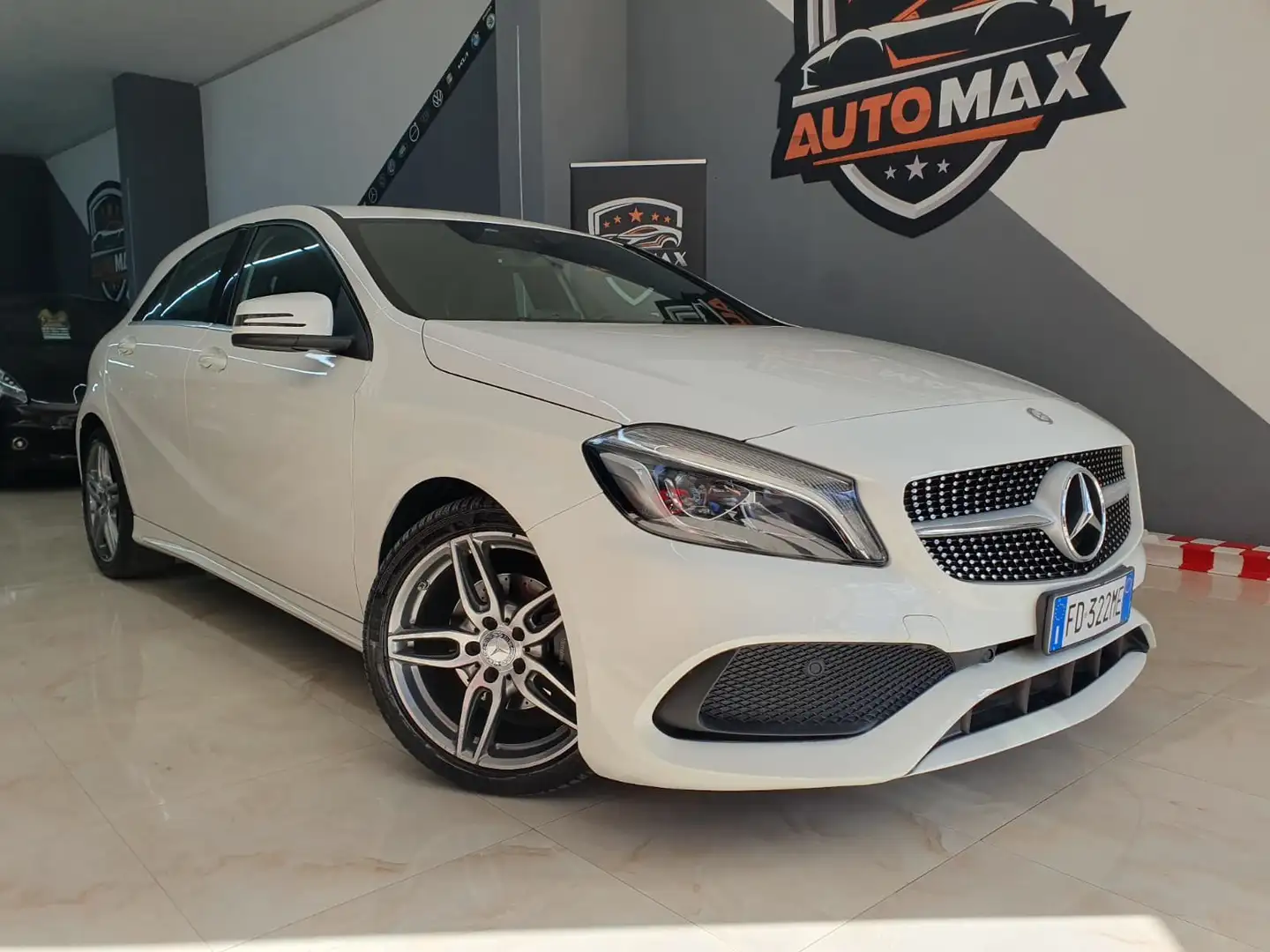 Mercedes-Benz A 180 Classe A - 110cv Automatic Premium 2016 Weiß - 1