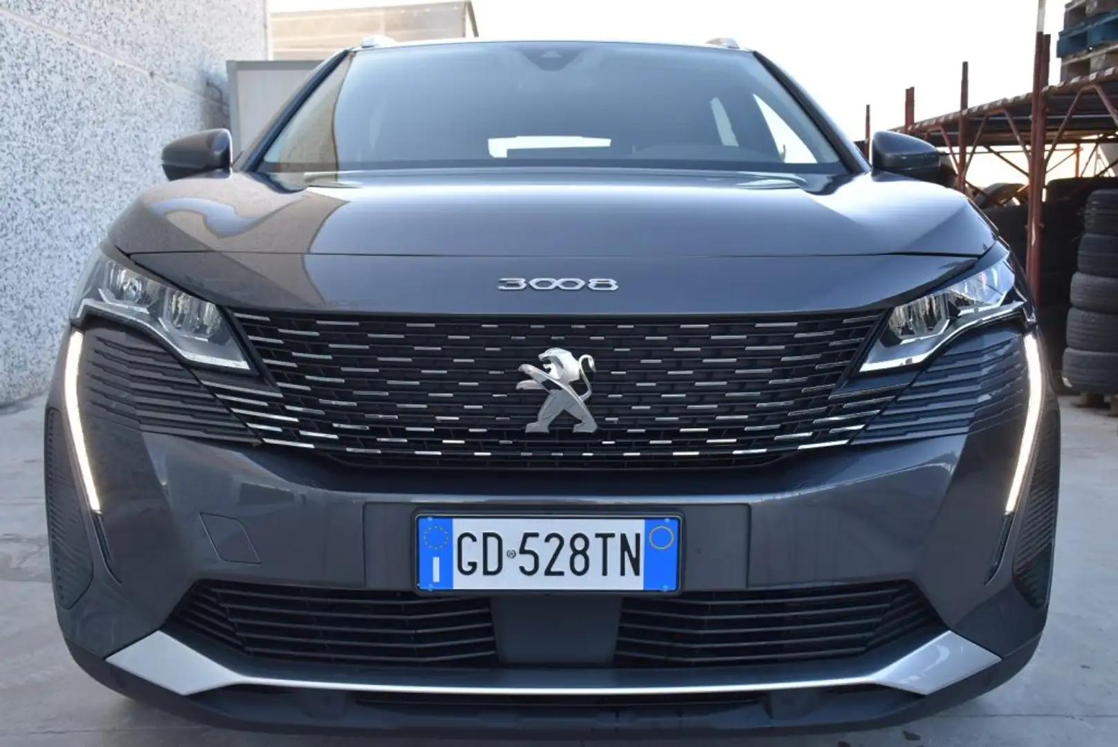 Peugeot 3008 BlueHDi 130 S&S EAT8 Allure Pack Gris - 2