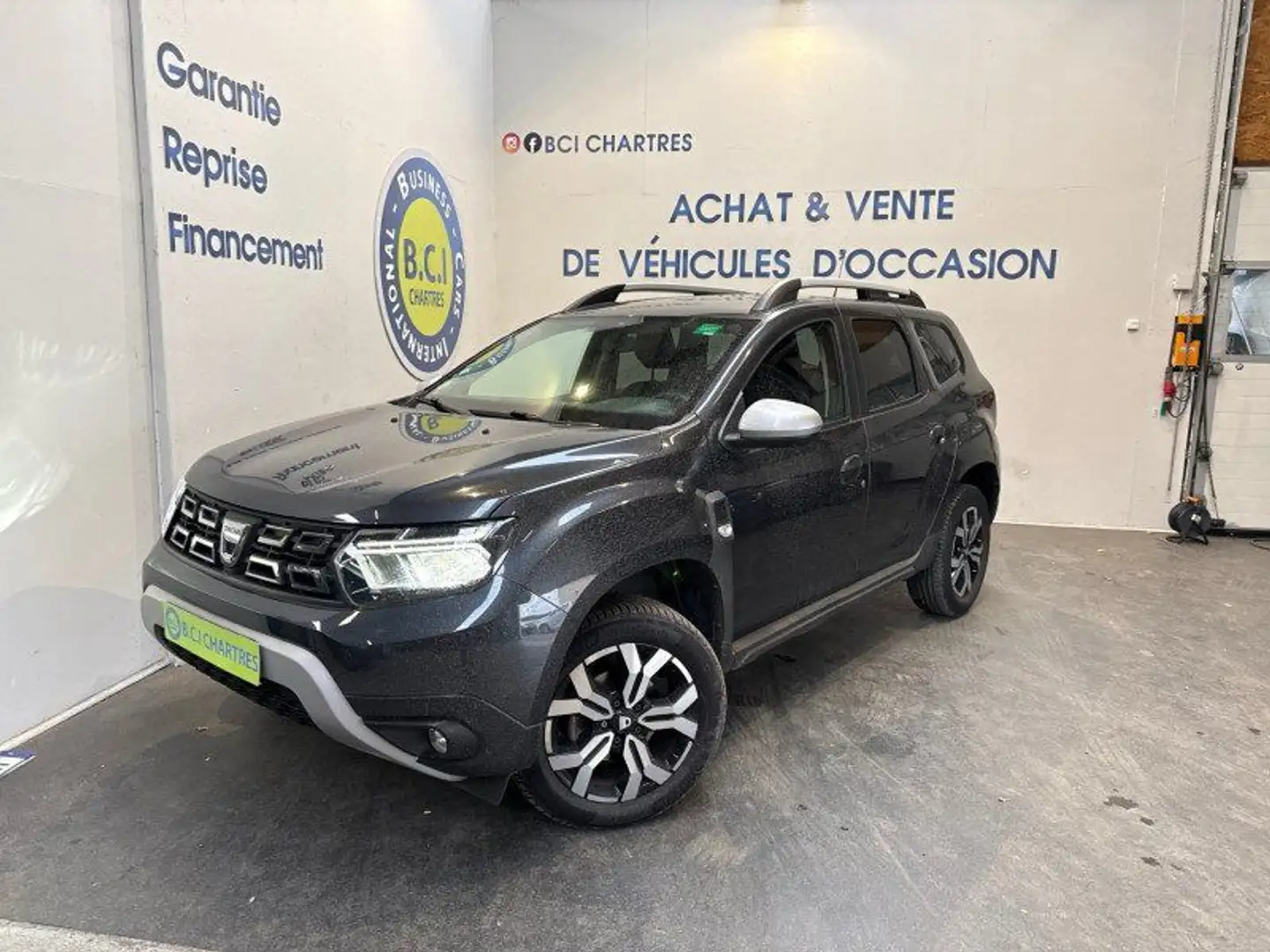 Dacia Duster 1.5 BLUE DCI 115CH PRESTIGE + 4X2 Grau - 1