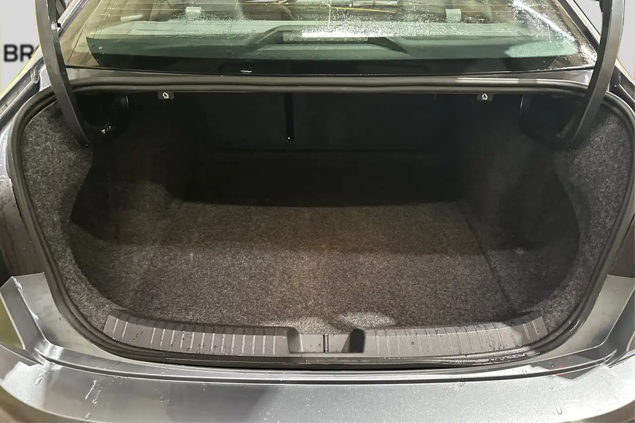 Volkswagen Jetta снимка Volkswagen Jetta