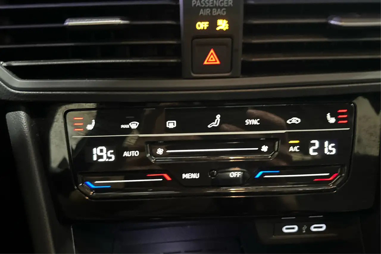 Volkswagen Jetta снимка Volkswagen Jetta