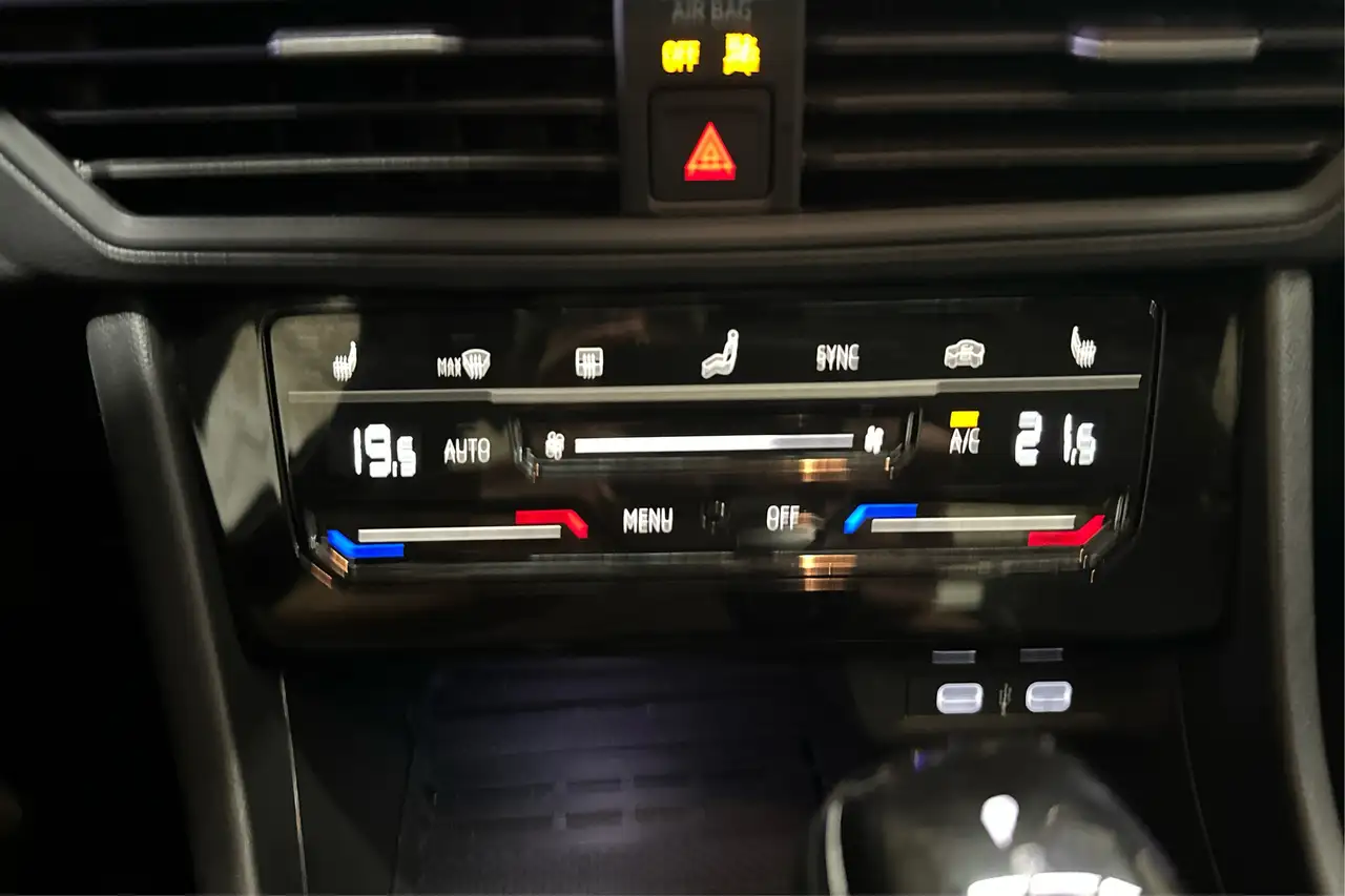 Volkswagen Jetta снимка Volkswagen Jetta