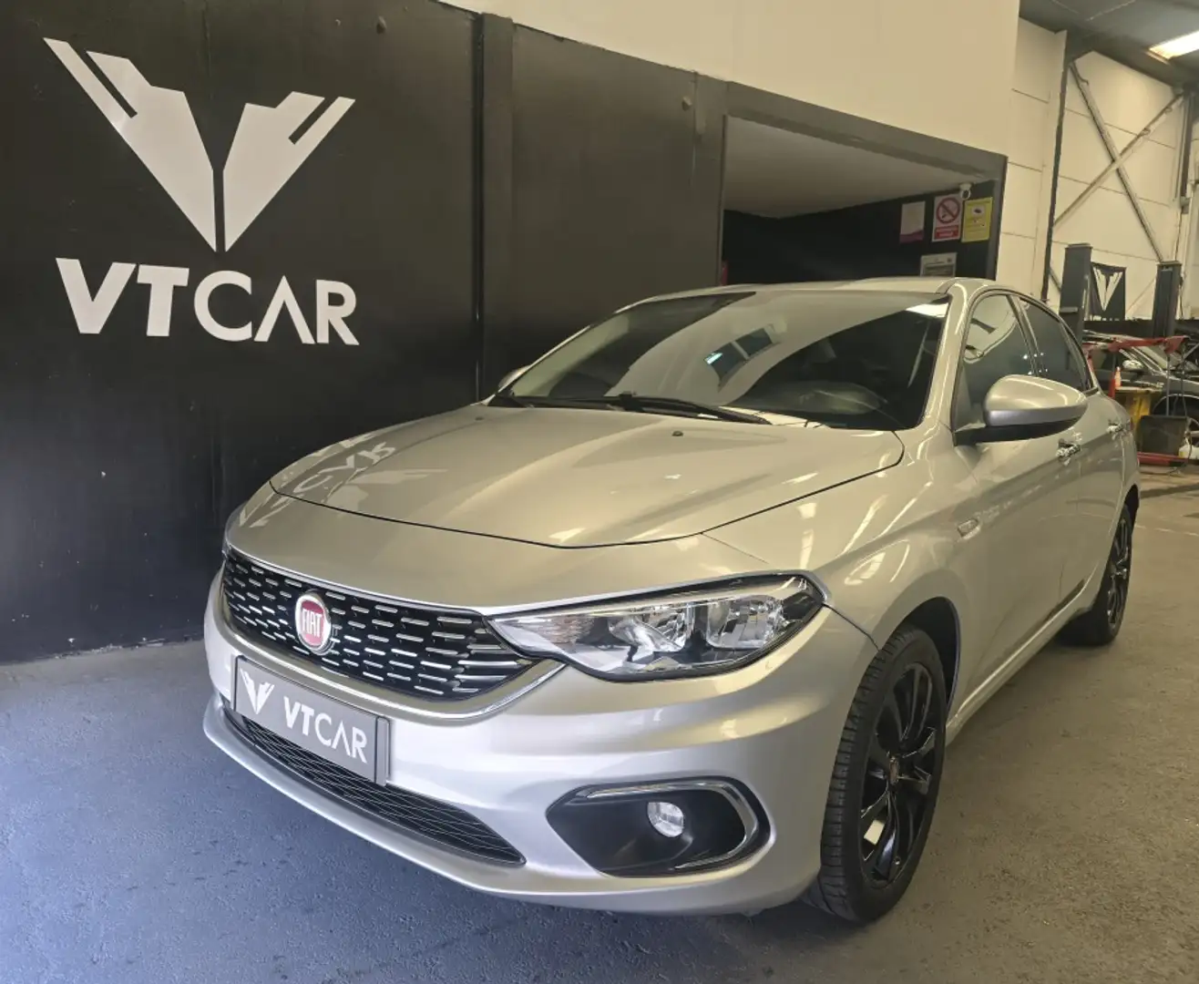 Fiat Tipo 1.4 T-Jet Gasolina/GLP Lounge Plus Beige - 1