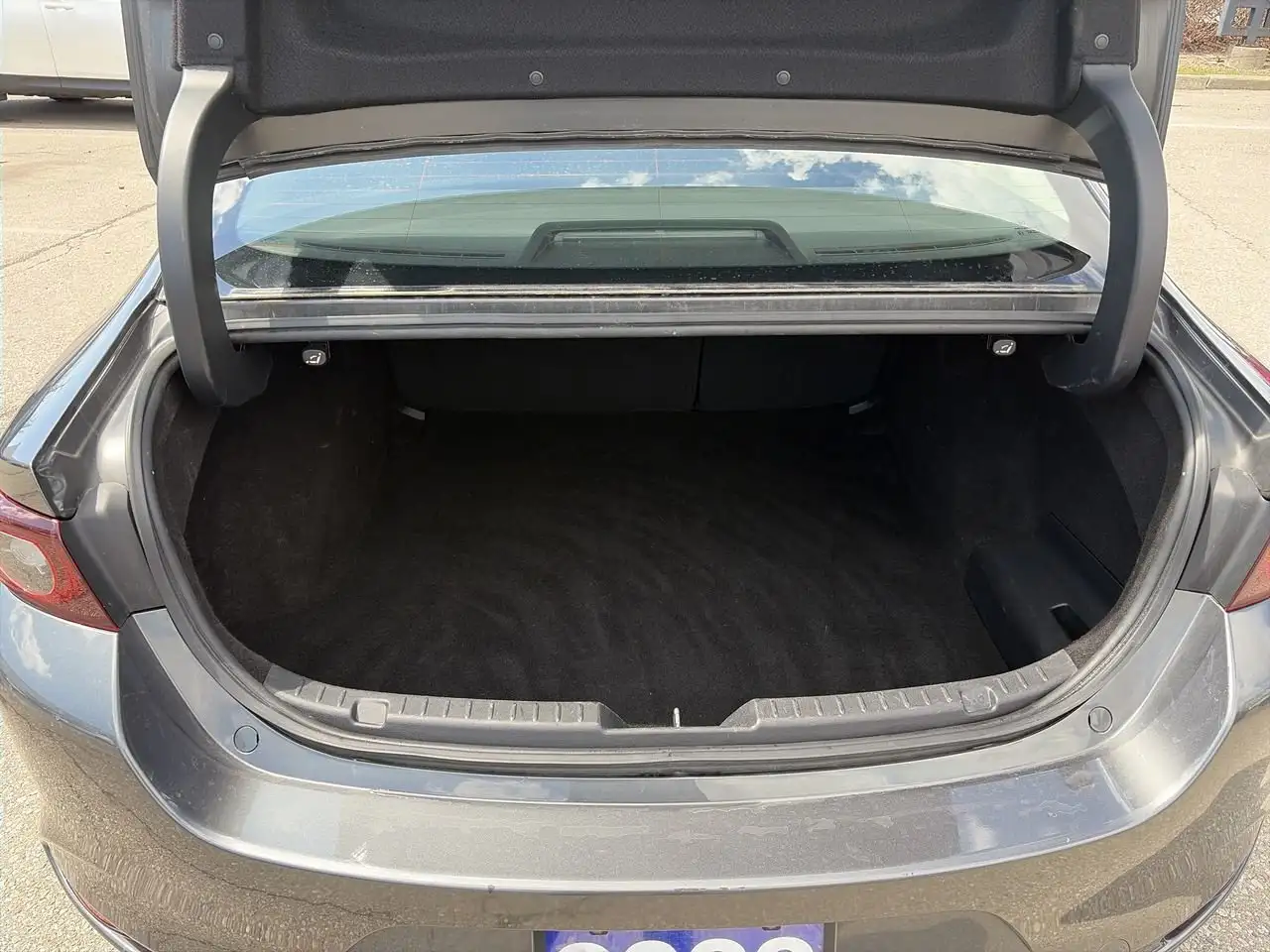 Mazda 3 снимка Mazda 3