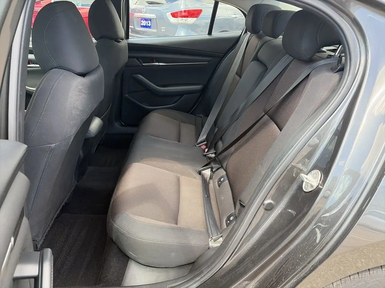 Mazda 3 снимка Mazda 3