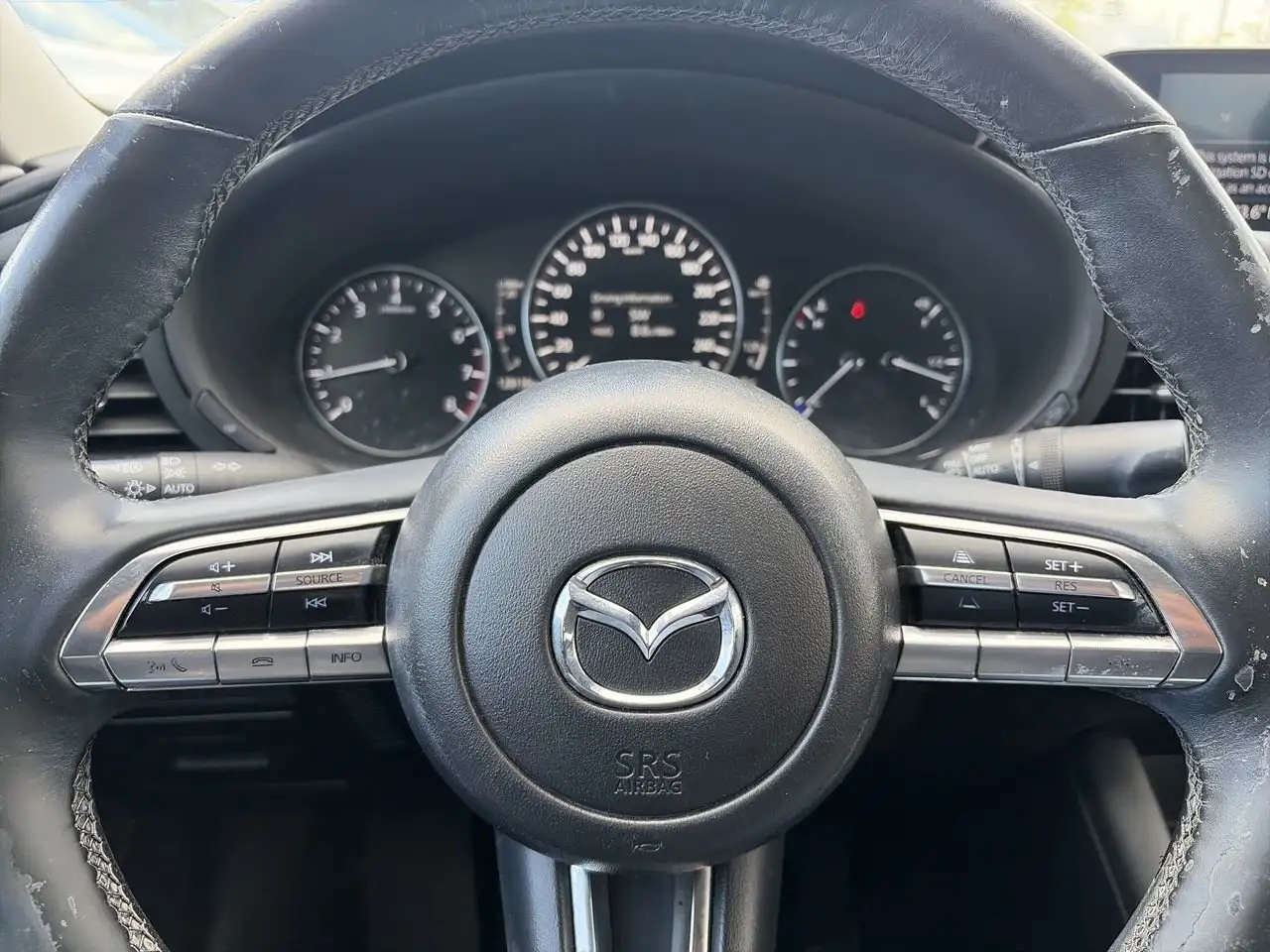 Mazda 3 снимка Mazda 3