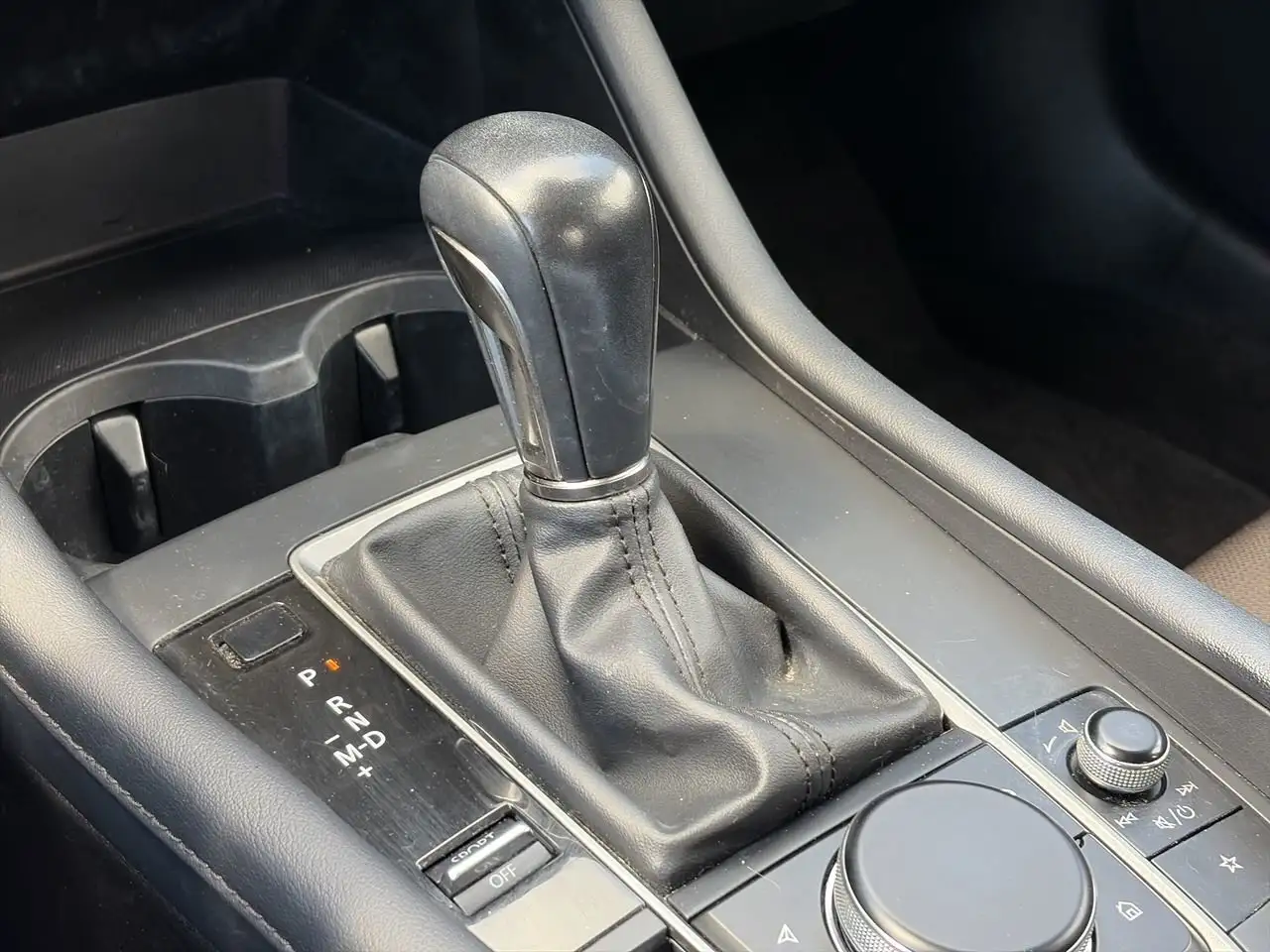 Mazda 3 снимка Mazda 3