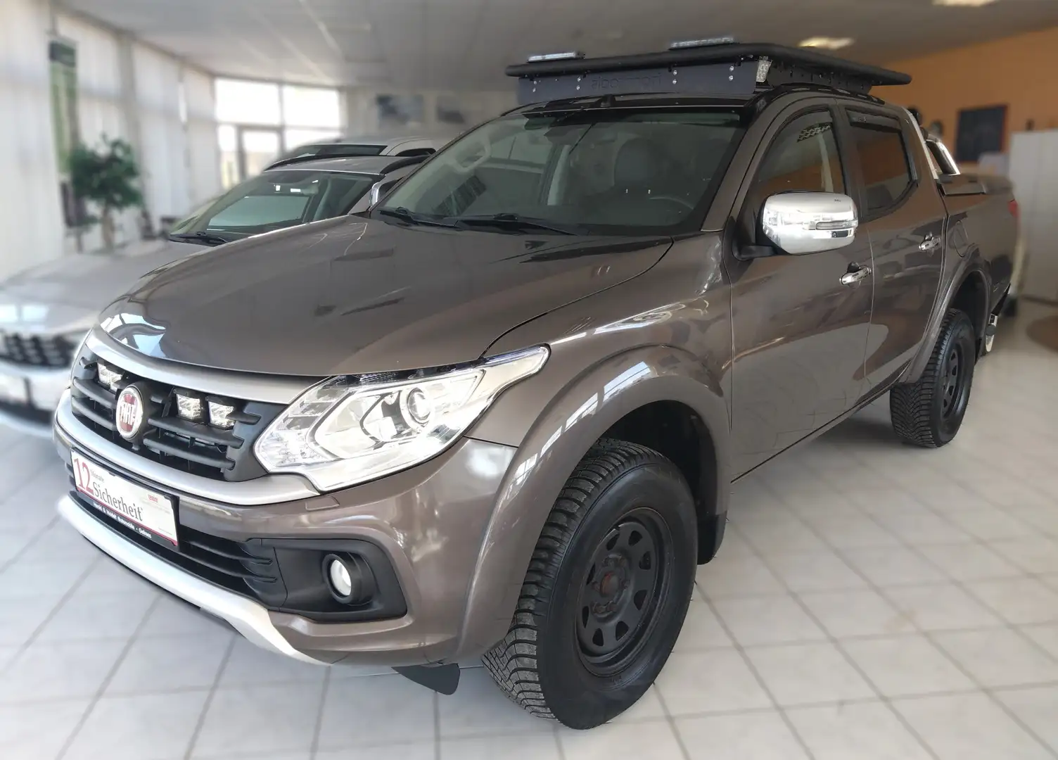 Fiat Fullback Double Cab LX Basis AHK Automatik Sitzheizung Marrón - 1