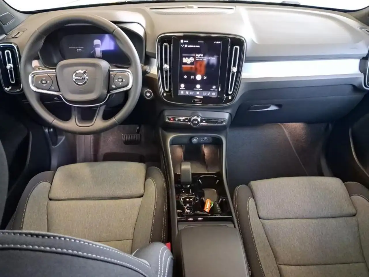 Volvo XC40 2026