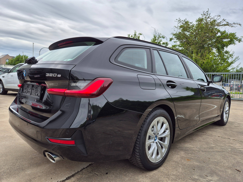 BMW 320 eA Touring // PHEV HYBRID // 2022 !! — photo 9