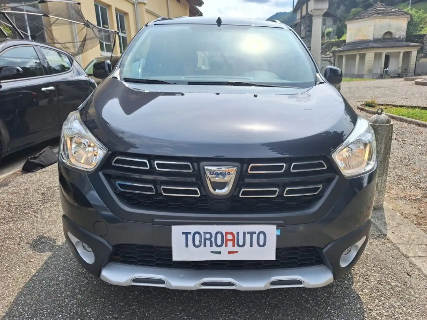 Dacia Lodgy Stepway 1.5 Blue dCi 8V 115CV 7 posti Nero - 2