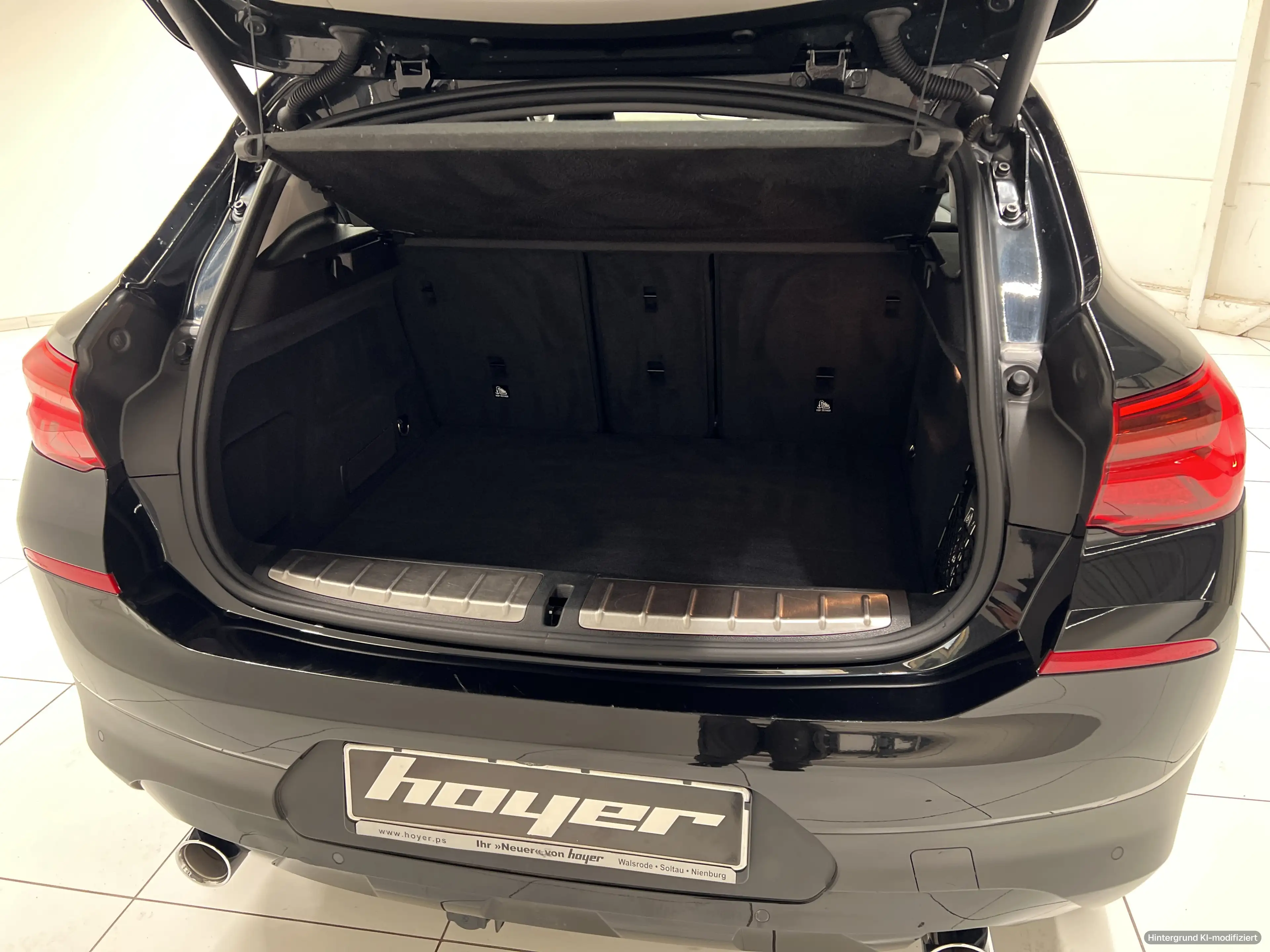 BMW X2 sDrive18d — photo 11