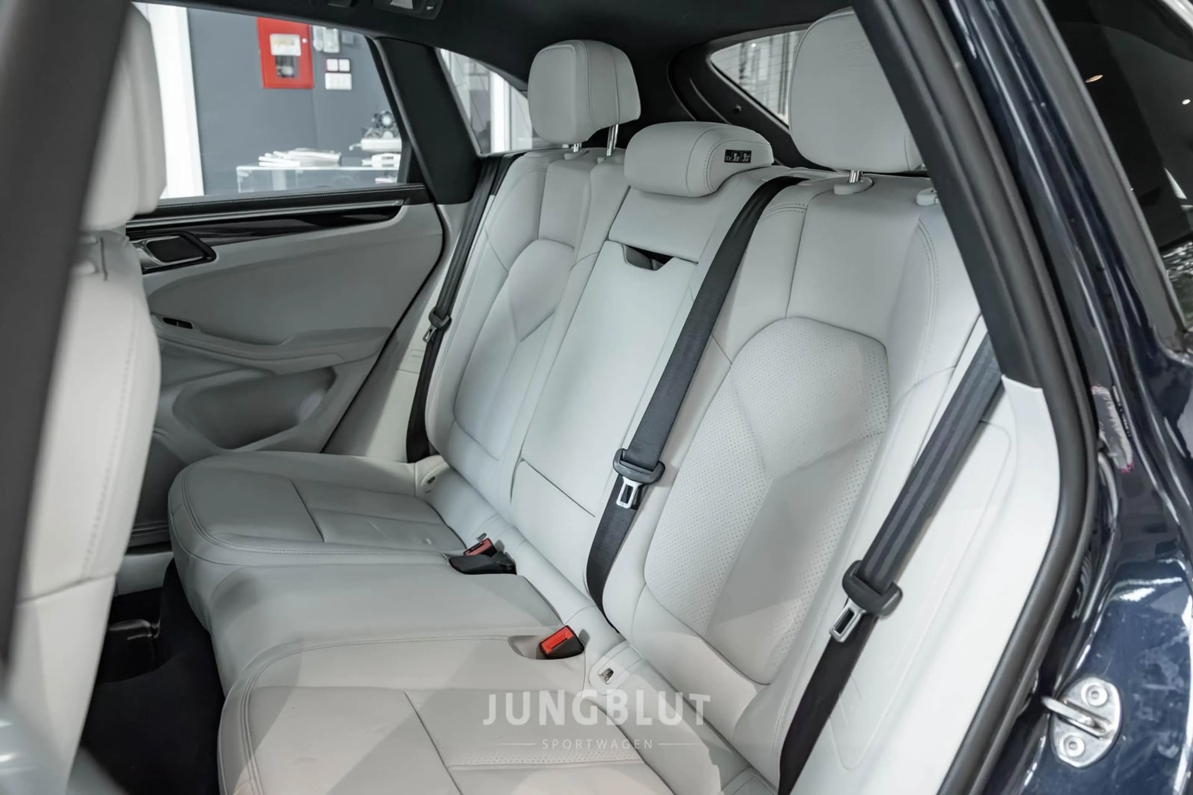 Porsche Macan S PTV PLUS + 20" + LED + BOSE + 1.HAND + MWST + AP — photo 9