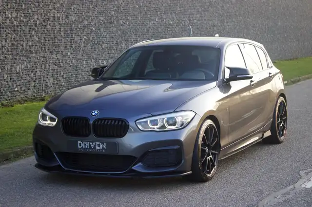 BMW 140 1-serie M140i | NL Auto - Bodykit - Navi Pro - RWD