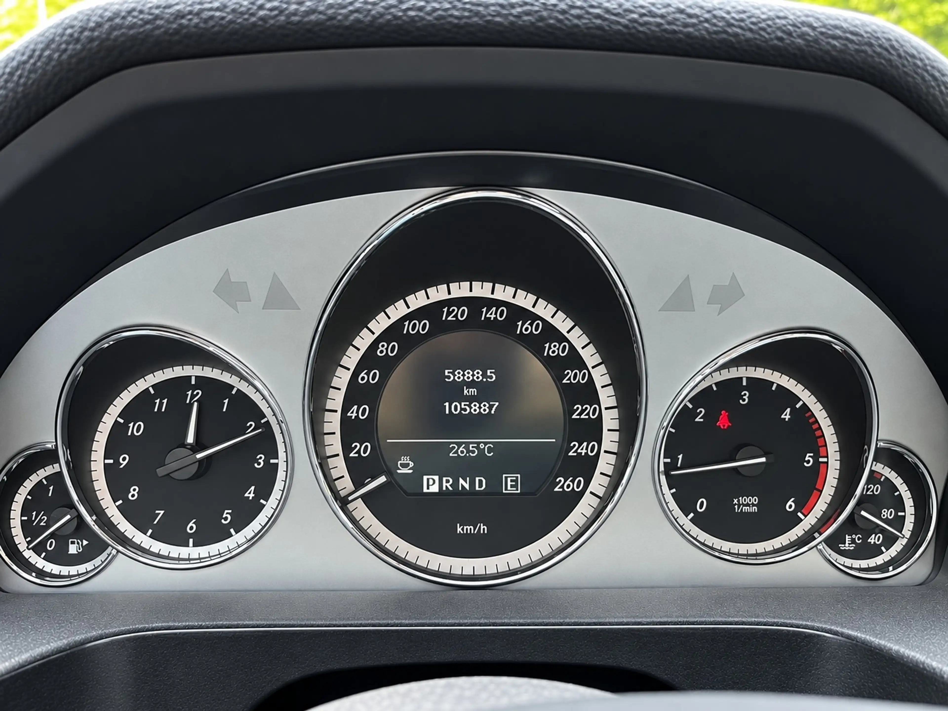 Mercedes-Benz E 200 Leder Xenon PDC 1-Hand — photo 14