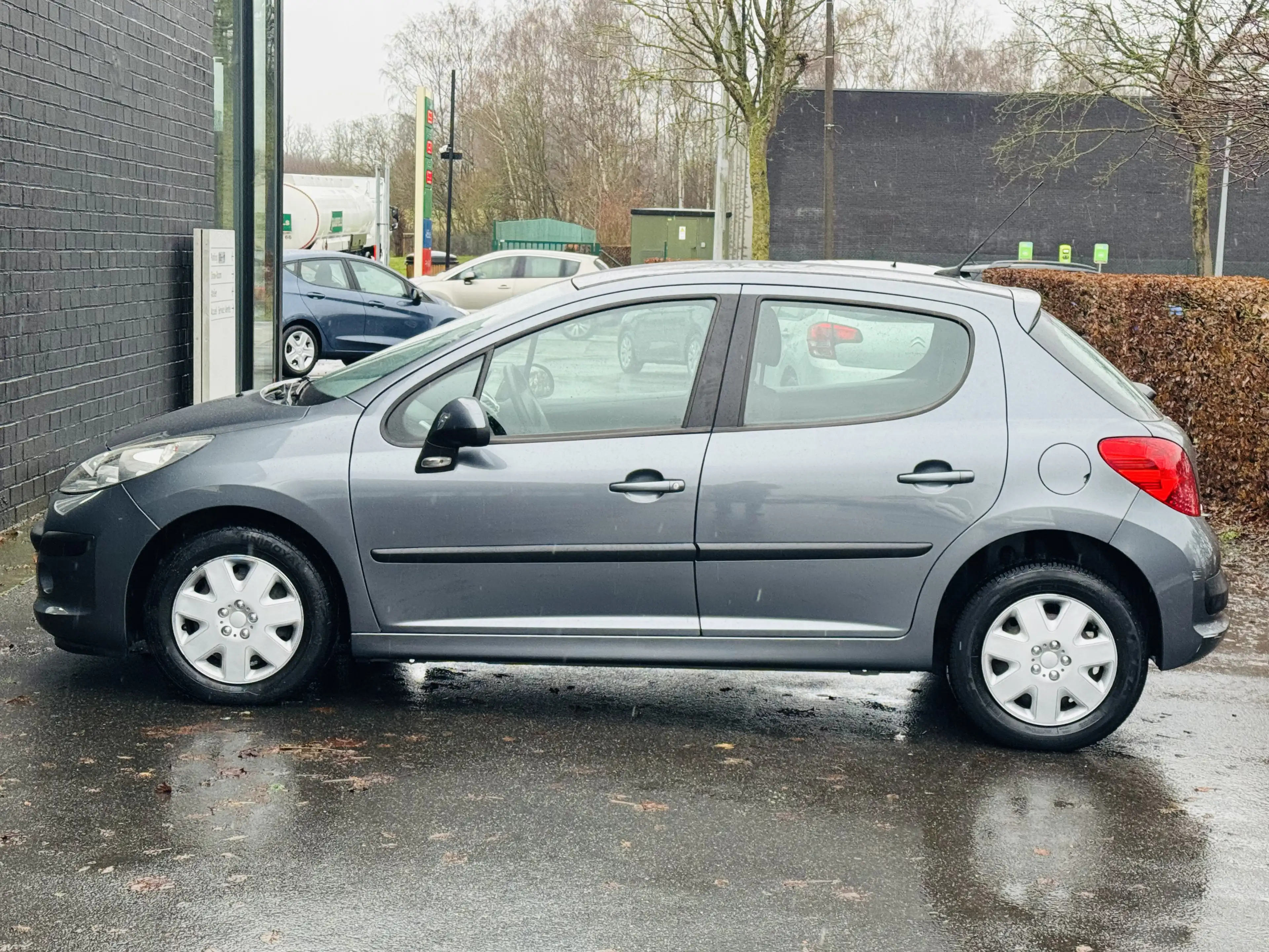 Peugeot 207 1.4i GARANTI RADIO CD CLIM CARNET — photo 8