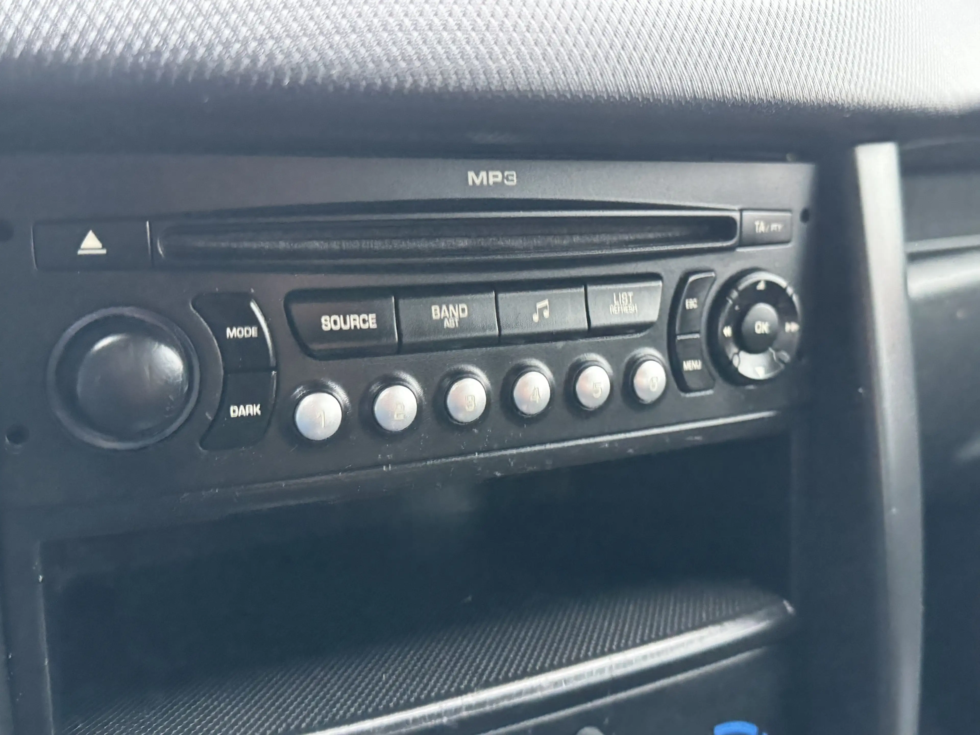 Peugeot 207 1.4i GARANTI RADIO CD CLIM CARNET — photo 13