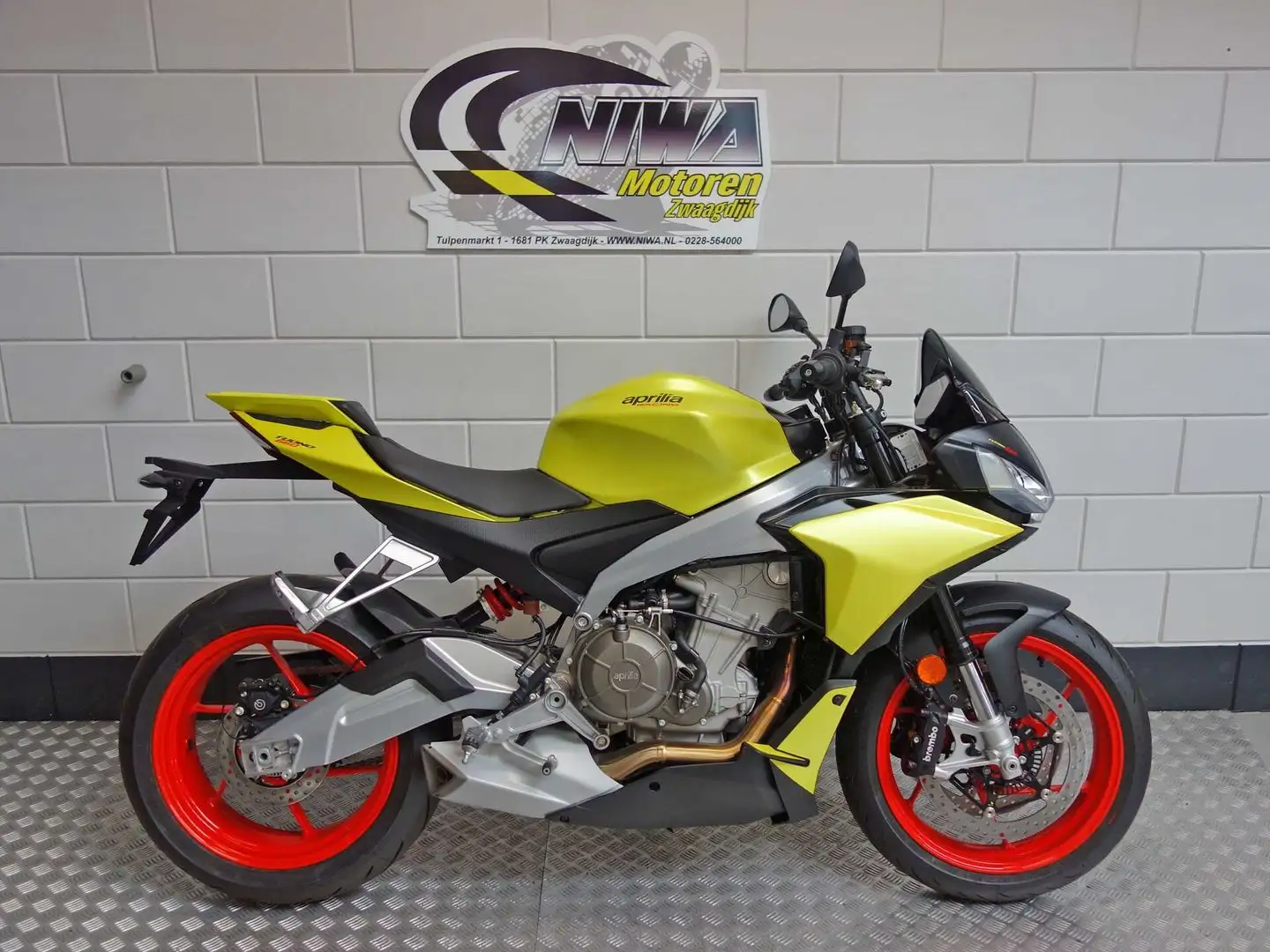 Aprilia Tuono 660 Giallo - 1