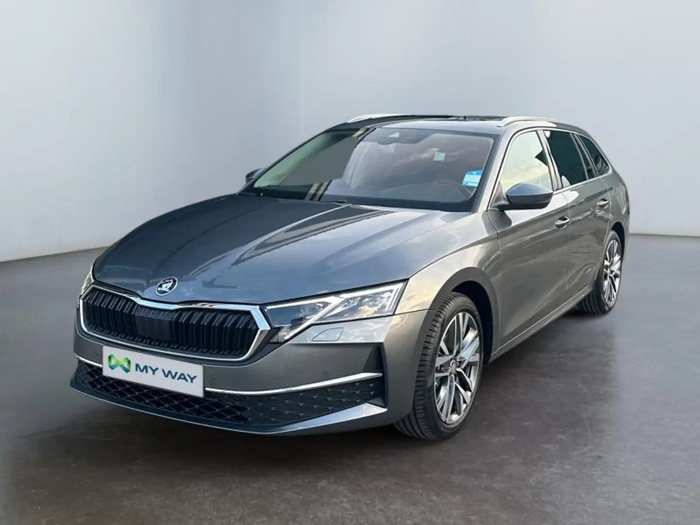 Skoda Octavia Family*Cuir/Alcantara*Carplay*Camera*GPS*FaibleKms Zwart - 1