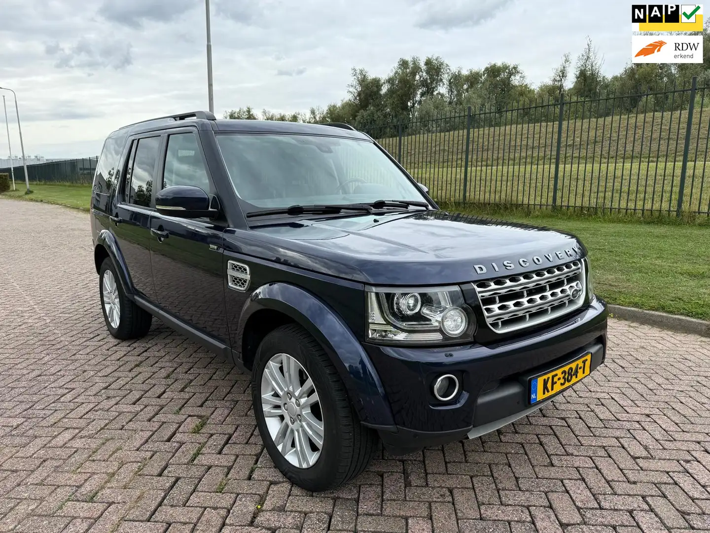 Land Rover Discovery 3.0 SDV6 HSE Luxury Edition Bleu - 1