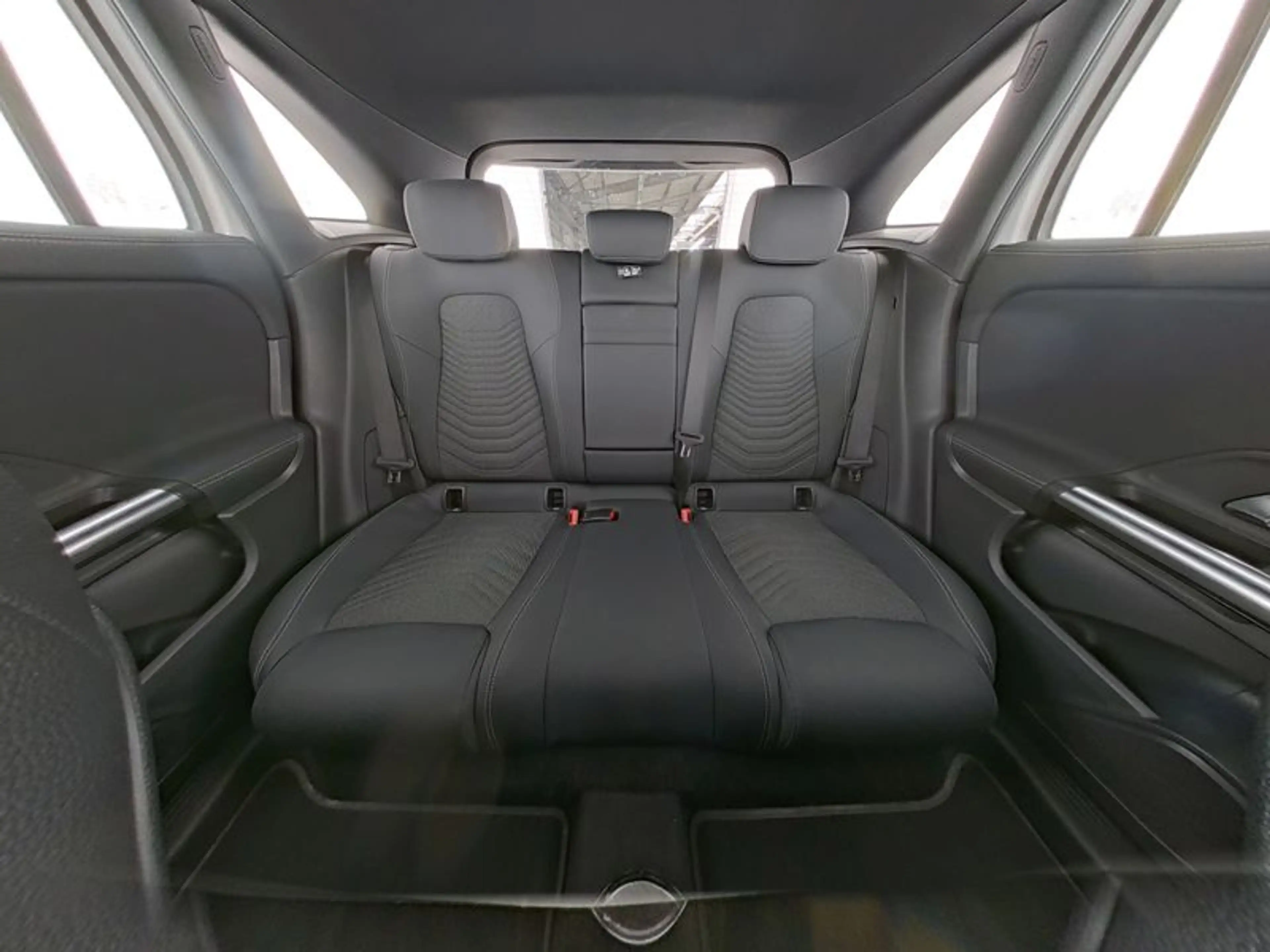 Mercedes-Benz EQA 250 + Progressive*Advanvced*LED*Kamera*DAB* — photo 7