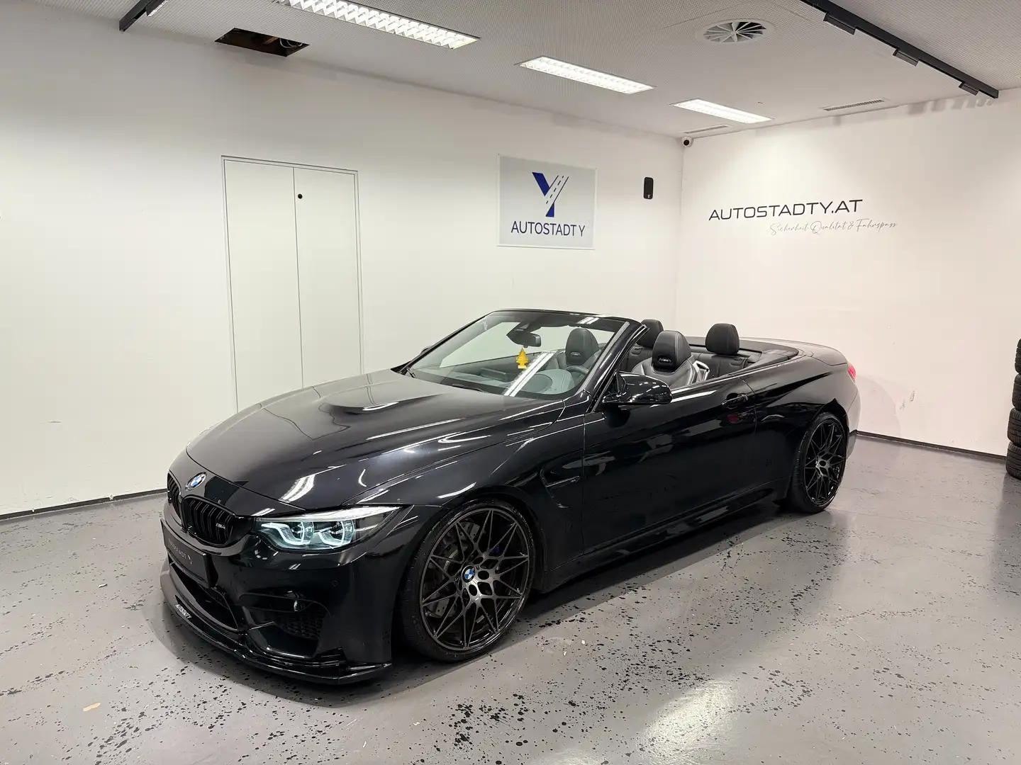 BMW M4 Comp. Cabrio *wenigKilometer*Unallfrei*typisiert Schwarz - 1