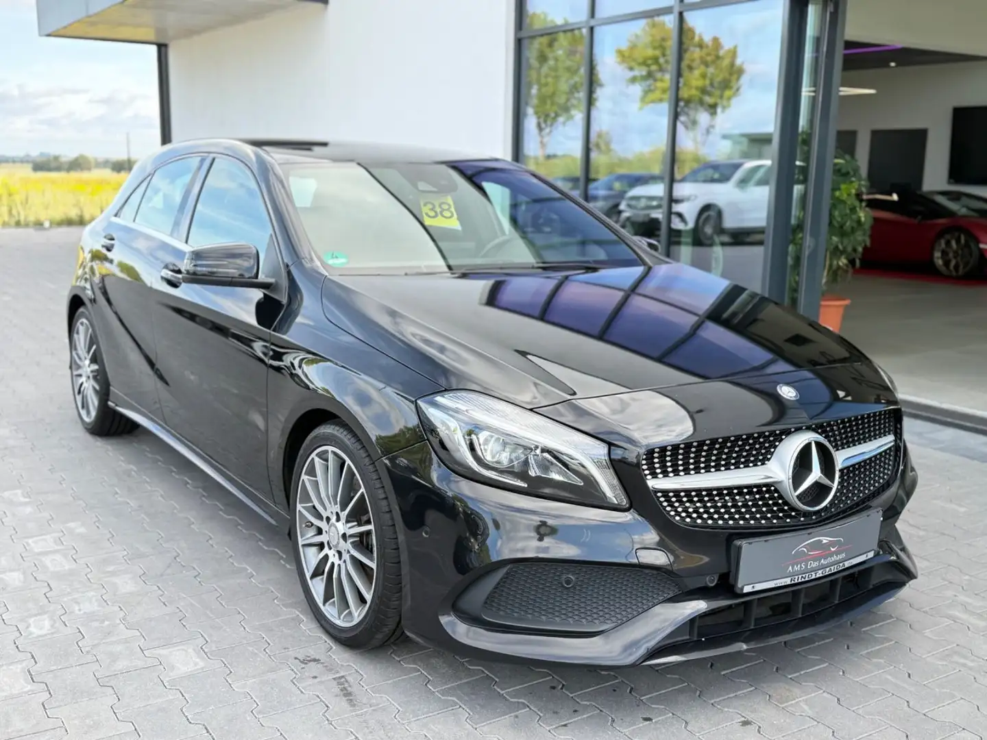 Mercedes-Benz A 250 Aut AMG Navi Leder Xenon Schwarz - 2