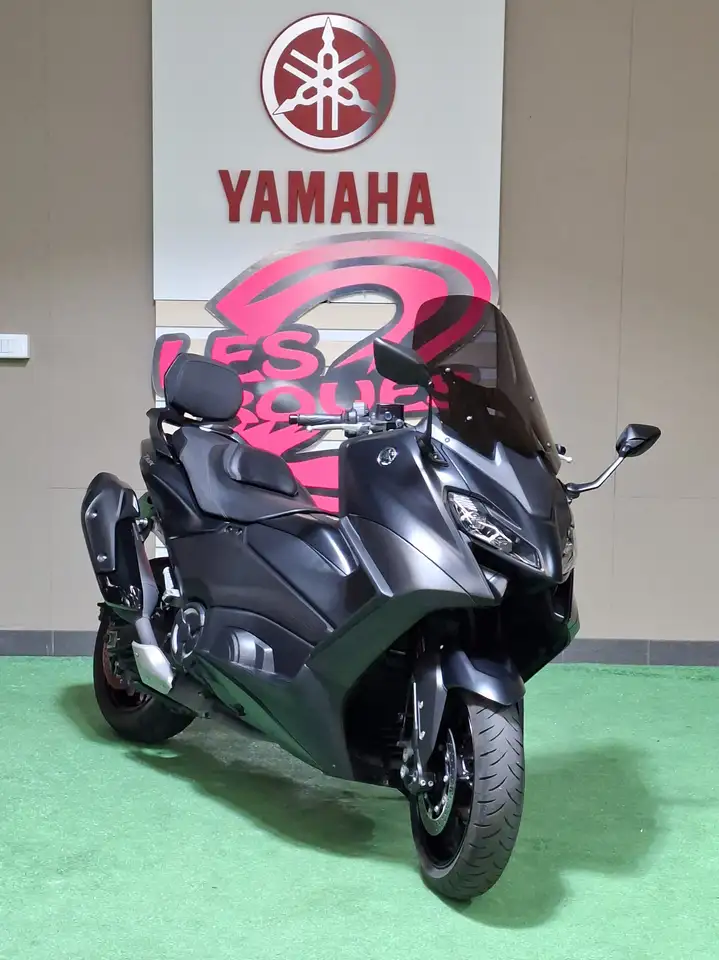Yamaha Tmax 560